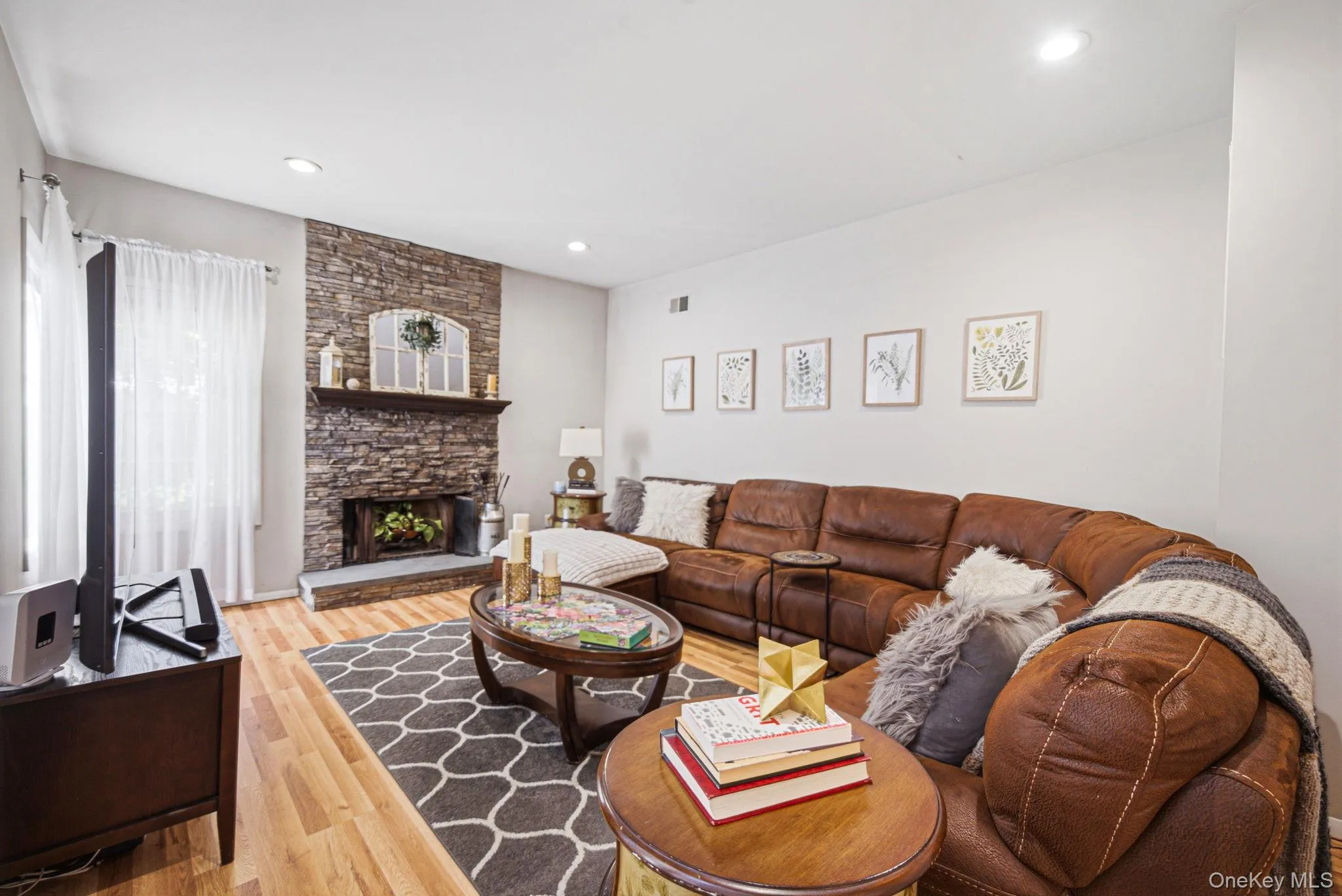 38 Avery Court, Smithtown, NY, 3 Bedrooms Bedrooms, 6 Rooms Rooms,2 BathroomsBathrooms,Residential,For Rent,Avery,0,KEY1016896 38 Avery Court, Smithtown, NY, 3 Bedrooms Bedrooms, 6 Rooms Rooms,2 BathroomsBathrooms,Residential,For Rent,Avery,0,KEY1016896