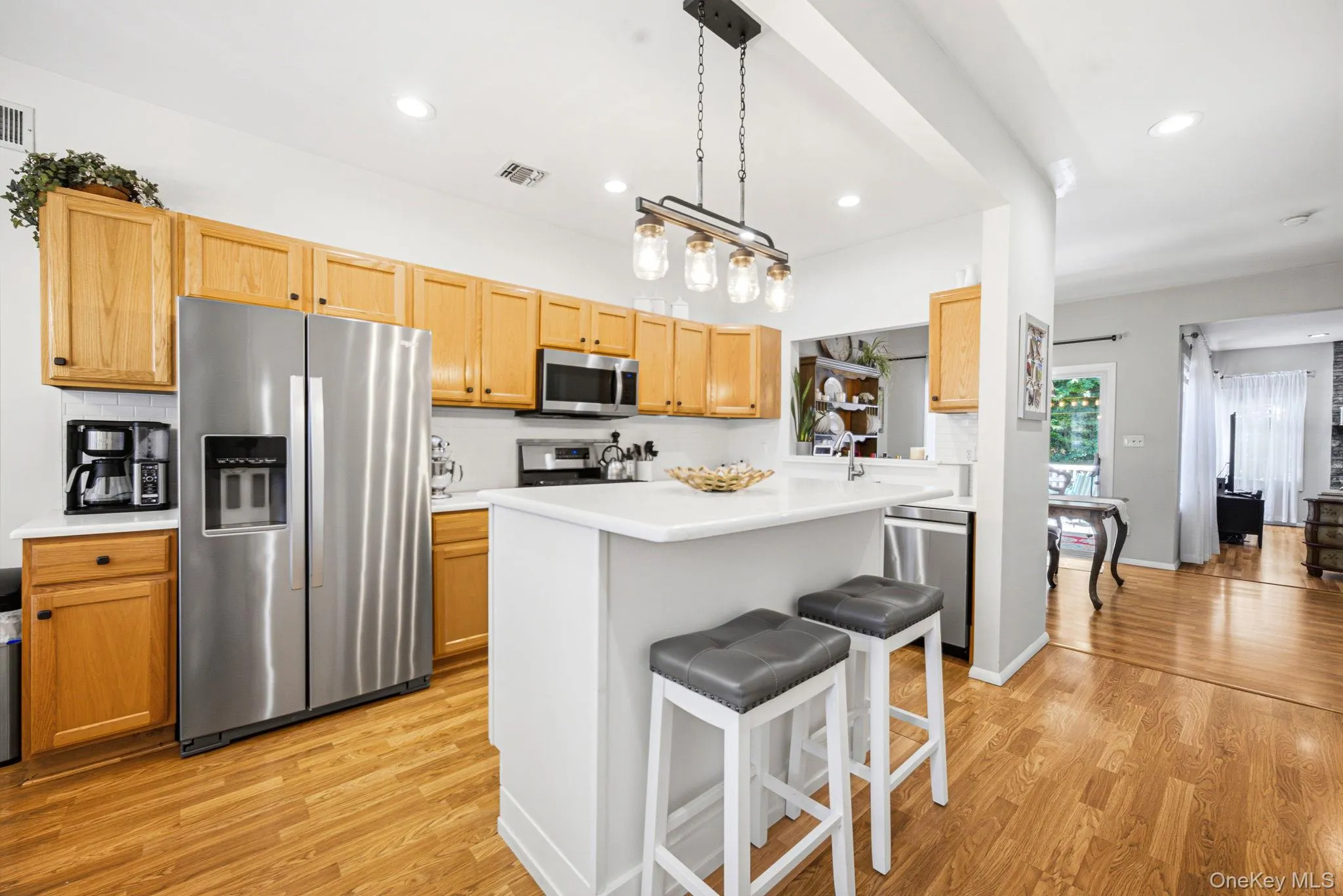 38 Avery Court, Smithtown, NY, 3 Bedrooms Bedrooms, 6 Rooms Rooms,2 BathroomsBathrooms,Residential,For Rent,Avery,0,KEY1016896 38 Avery Court, Smithtown, NY, 3 Bedrooms Bedrooms, 6 Rooms Rooms,2 BathroomsBathrooms,Residential,For Rent,Avery,0,KEY1016896