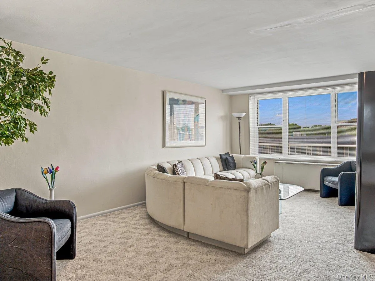 211-65 23rd Avenue, New York, NY, 2 Bedrooms Bedrooms, 5 Rooms Rooms,1 BathroomBathrooms,Residential,For Rent,23rd,0,1016897 211-65 23rd Avenue, New York, NY, 2 Bedrooms Bedrooms, 5 Rooms Rooms,1 BathroomBathrooms,Residential,For Rent,23rd,0,1016897