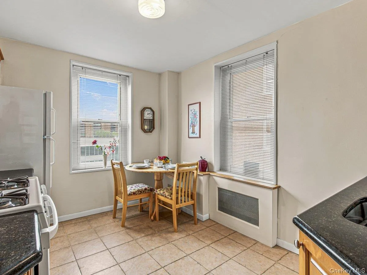 211-65 23rd Avenue, New York, NY, 2 Bedrooms Bedrooms, 5 Rooms Rooms,1 BathroomBathrooms,Residential,For Rent,23rd,0,1016897 211-65 23rd Avenue, New York, NY, 2 Bedrooms Bedrooms, 5 Rooms Rooms,1 BathroomBathrooms,Residential,For Rent,23rd,0,1016897
