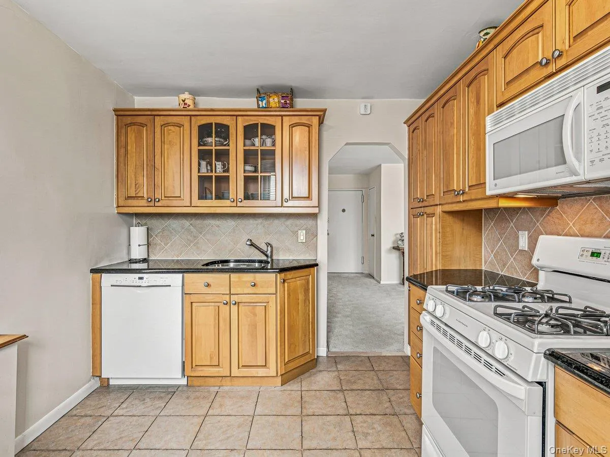 211-65 23rd Avenue, New York, NY, 2 Bedrooms Bedrooms, 5 Rooms Rooms,1 BathroomBathrooms,Residential,For Rent,23rd,0,1016897 211-65 23rd Avenue, New York, NY, 2 Bedrooms Bedrooms, 5 Rooms Rooms,1 BathroomBathrooms,Residential,For Rent,23rd,0,1016897