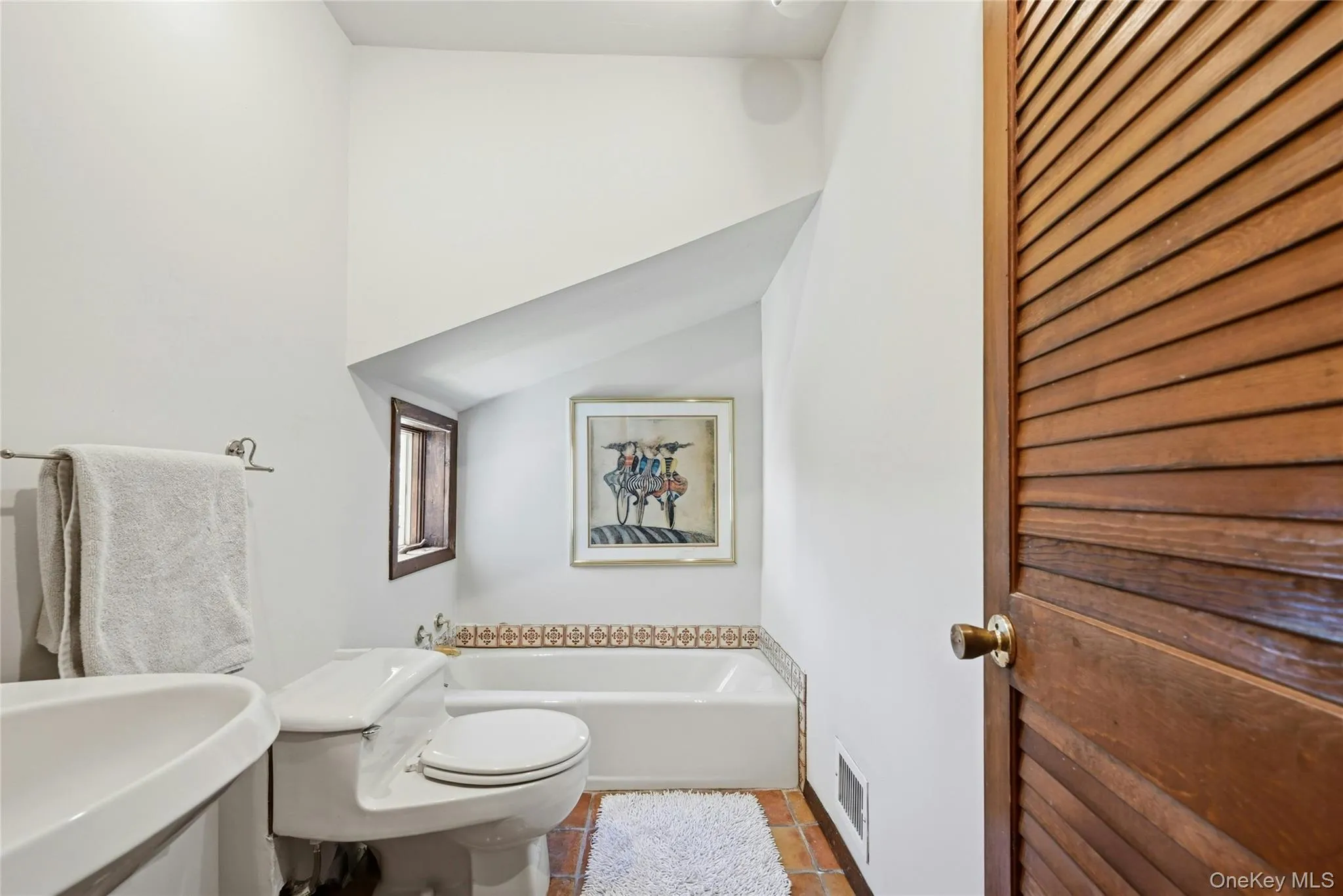 Full Bathroom Full Bathroom