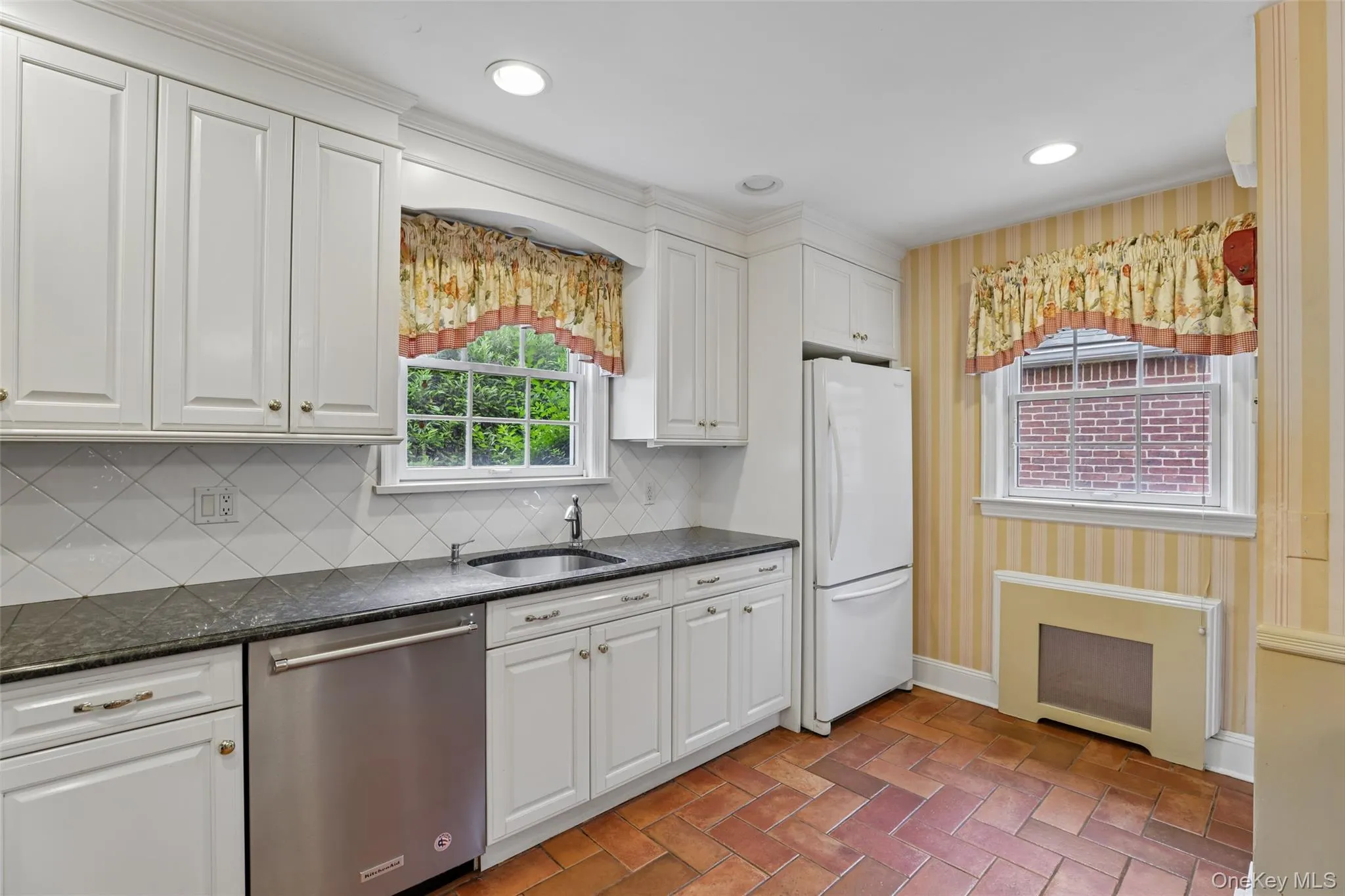 105 Stewart Avenue, Hempstead, NY, 4 Bedrooms Bedrooms, 8 Rooms Rooms,1 BathroomBathrooms,Residential,For Rent,Stewart,0,KEY1016911 105 Stewart Avenue, Hempstead, NY, 4 Bedrooms Bedrooms, 8 Rooms Rooms,1 BathroomBathrooms,Residential,For Rent,Stewart,0,KEY1016911