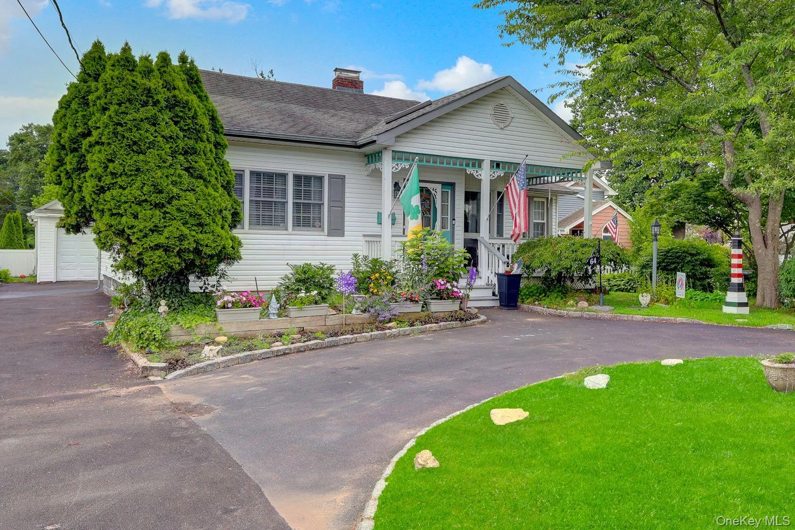 2Br Exp Ranch located in the Heart of Amity Village-S of Merrick Rd 2Br Exp Ranch located in the Heart of Amity Village-S of Merrick Rd