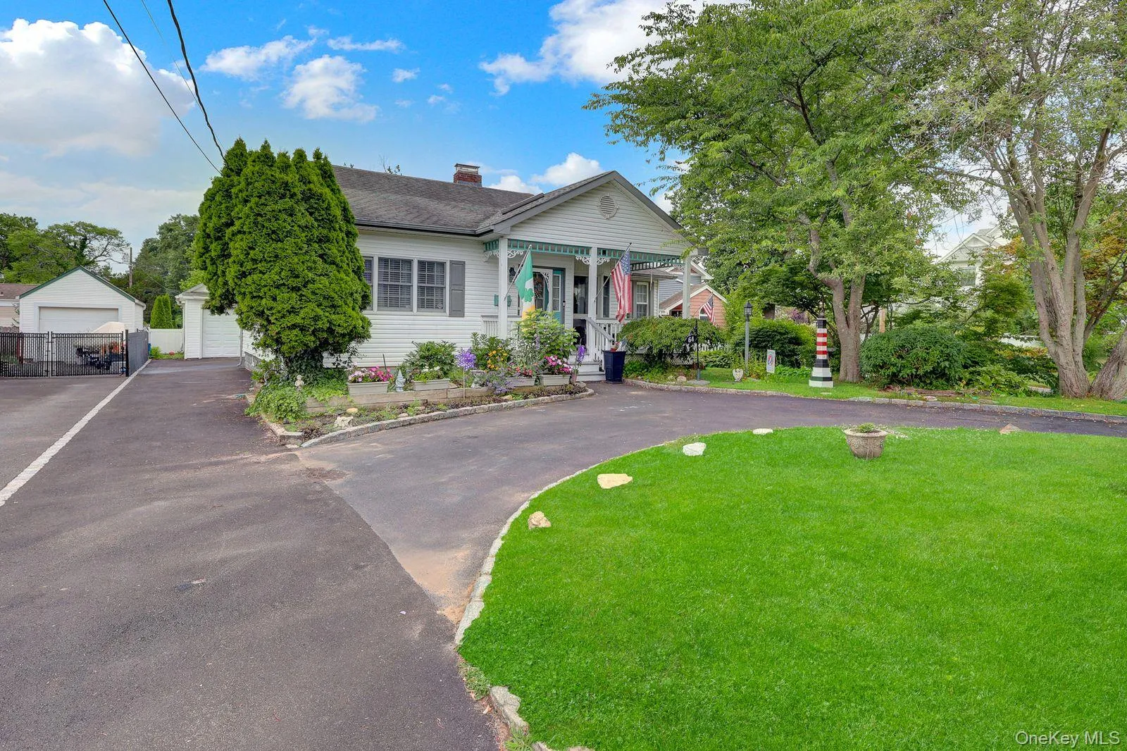 Situated on 50 x 109 Property- New Driveway with additional circular driveway- 1 car det garage Situated on 50 x 109 Property- New Driveway with additional circular driveway- 1 car det garage