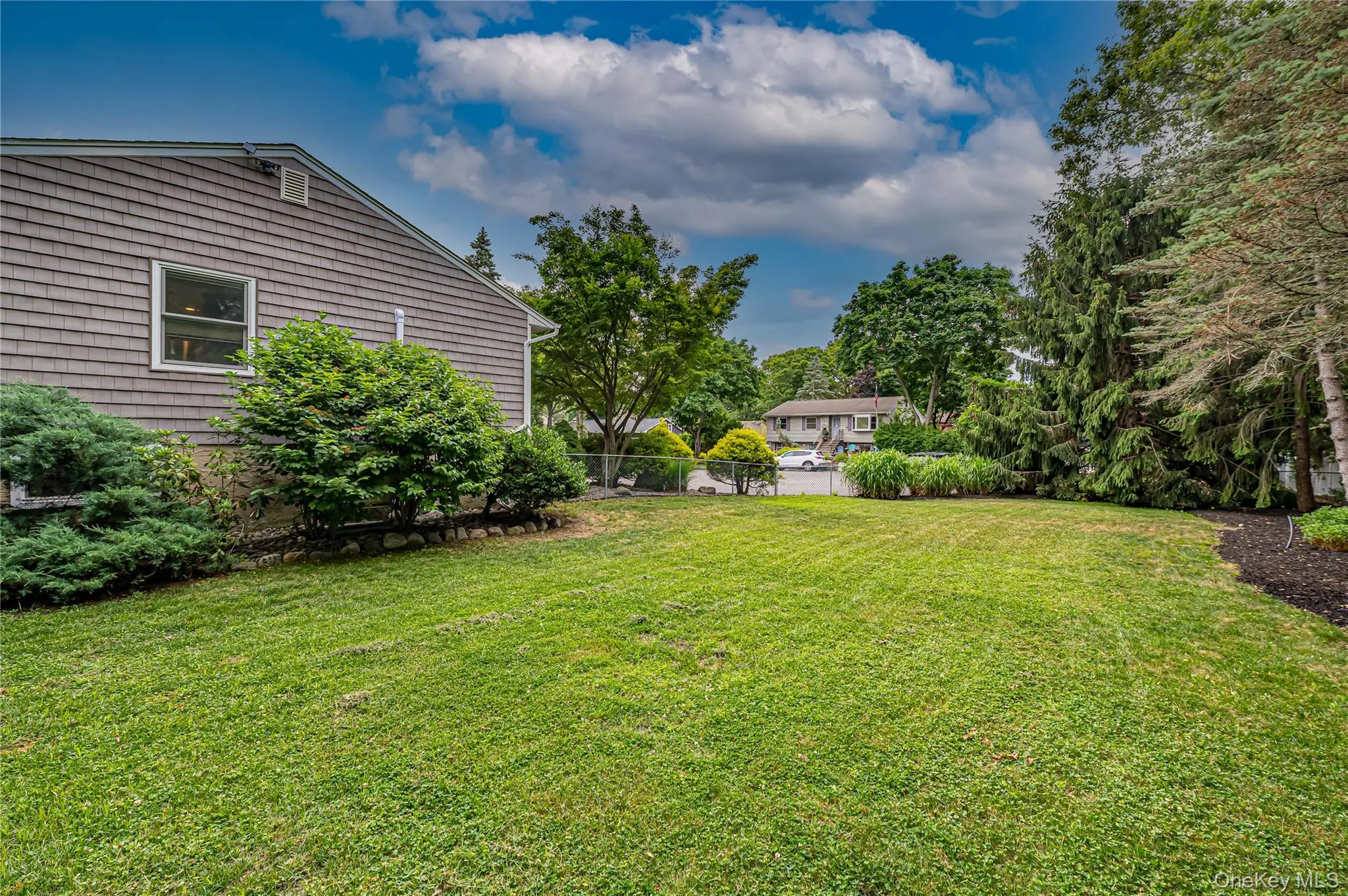 23 Oak Street, Brookhaven, NY, 3 Bedrooms Bedrooms, 7 Rooms Rooms,1 BathroomBathrooms,Residential,For Rent,Oak,0,KEY1016920 23 Oak Street, Brookhaven, NY, 3 Bedrooms Bedrooms, 7 Rooms Rooms,1 BathroomBathrooms,Residential,For Rent,Oak,0,KEY1016920