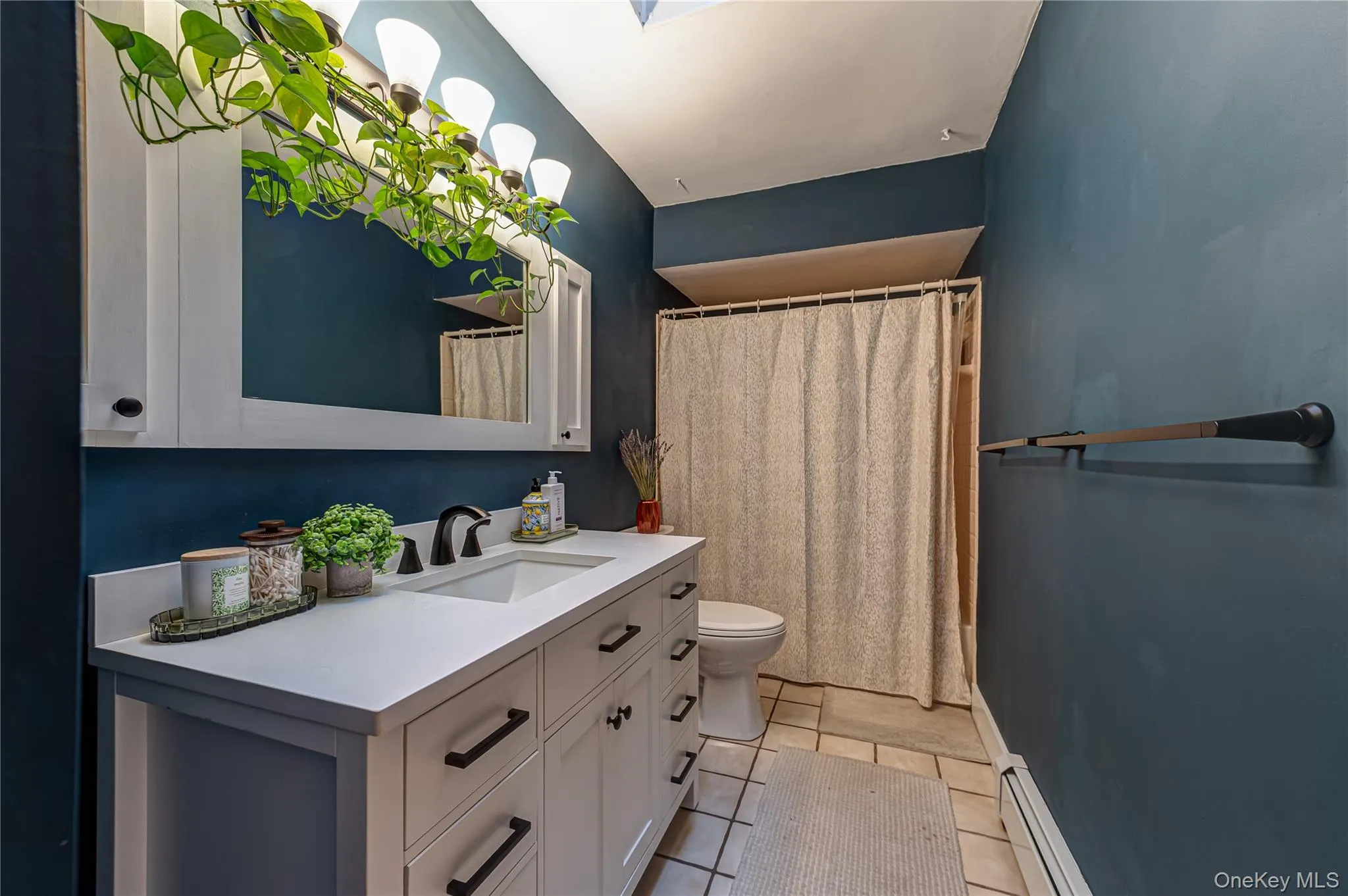 23 Oak Street, Brookhaven, NY, 3 Bedrooms Bedrooms, 7 Rooms Rooms,1 BathroomBathrooms,Residential,For Rent,Oak,0,KEY1016920 23 Oak Street, Brookhaven, NY, 3 Bedrooms Bedrooms, 7 Rooms Rooms,1 BathroomBathrooms,Residential,For Rent,Oak,0,KEY1016920