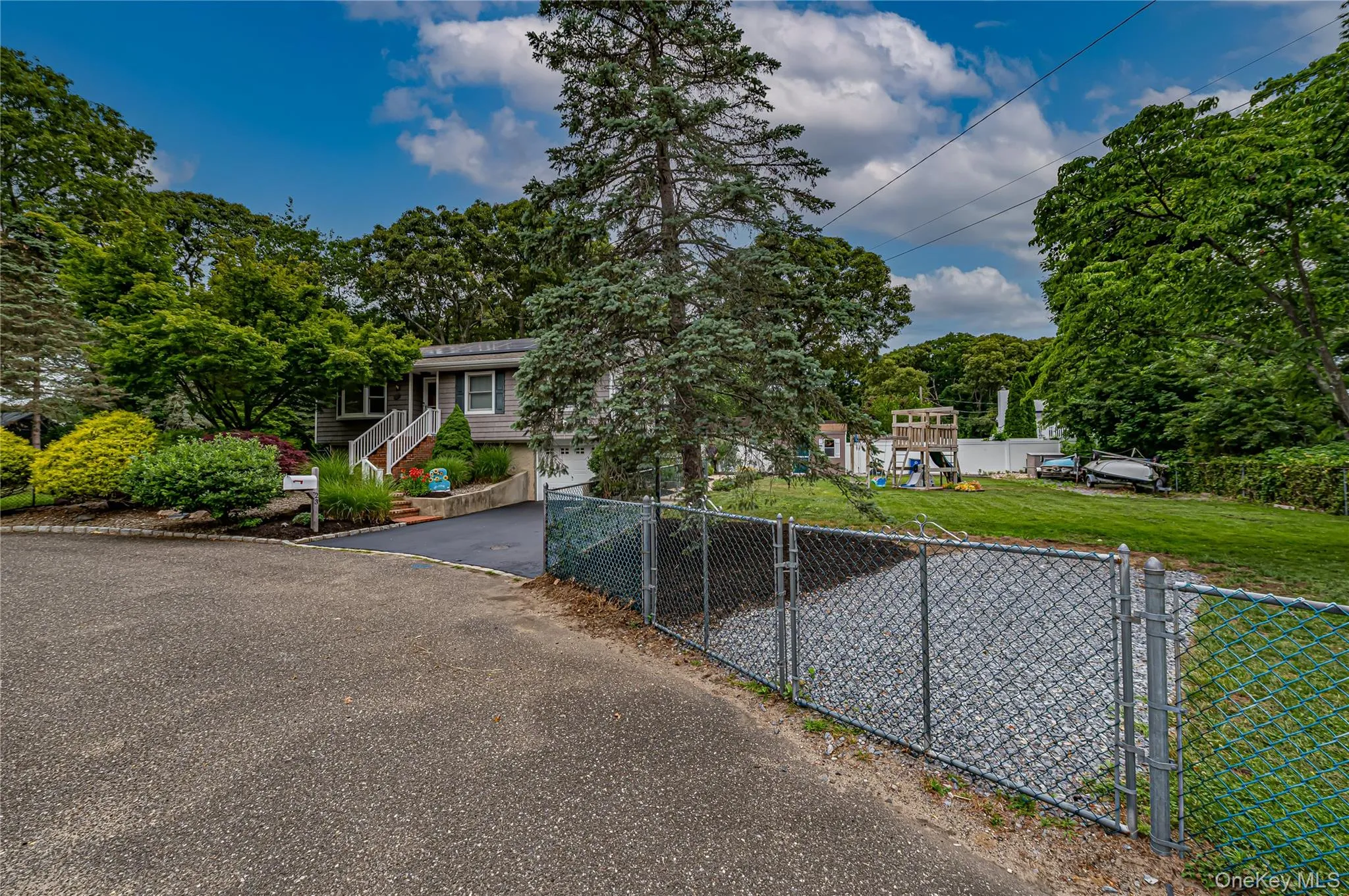 23 Oak Street, Brookhaven, NY, 3 Bedrooms Bedrooms, 7 Rooms Rooms,1 BathroomBathrooms,Residential,For Rent,Oak,0,KEY1016920 23 Oak Street, Brookhaven, NY, 3 Bedrooms Bedrooms, 7 Rooms Rooms,1 BathroomBathrooms,Residential,For Rent,Oak,0,KEY1016920