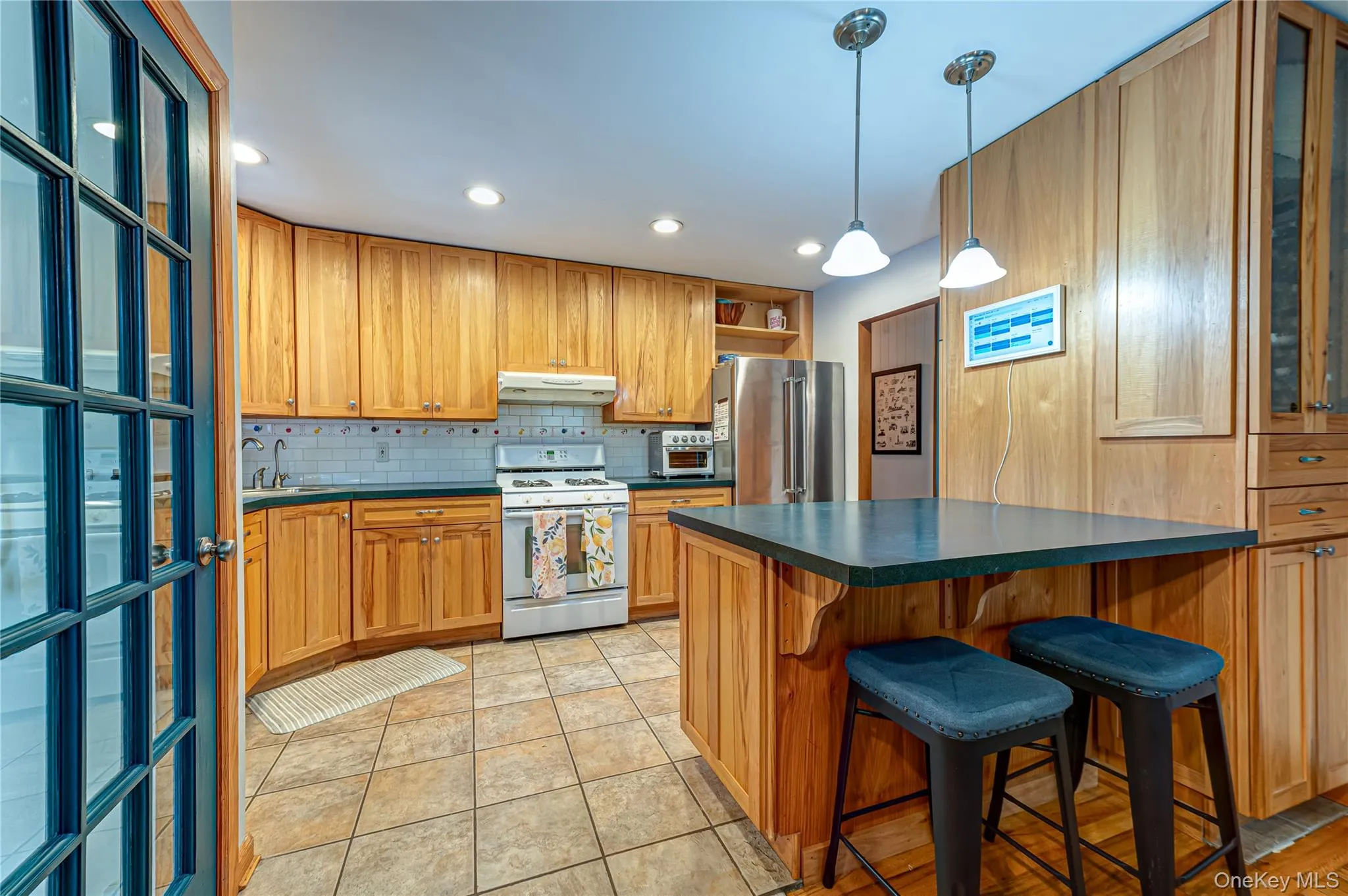 23 Oak Street, Brookhaven, NY, 3 Bedrooms Bedrooms, 7 Rooms Rooms,1 BathroomBathrooms,Residential,For Rent,Oak,0,KEY1016920 23 Oak Street, Brookhaven, NY, 3 Bedrooms Bedrooms, 7 Rooms Rooms,1 BathroomBathrooms,Residential,For Rent,Oak,0,KEY1016920