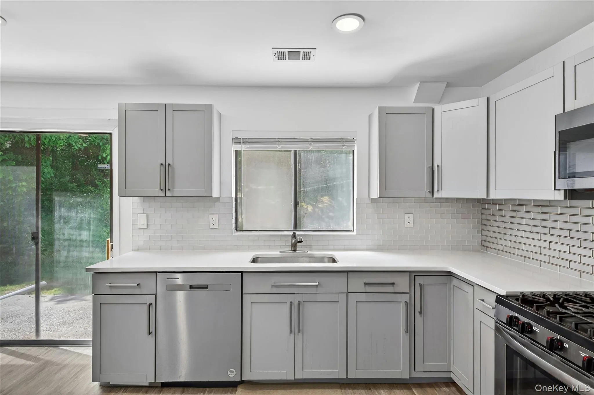 202 Concord Lane, Middletown, NY, 3 Bedrooms Bedrooms, 10 Rooms Rooms,2 BathroomsBathrooms,Residential Lease,For Rent,Concord,0,1016921 202 Concord Lane, Middletown, NY, 3 Bedrooms Bedrooms, 10 Rooms Rooms,2 BathroomsBathrooms,Residential Lease,For Rent,Concord,0,1016921