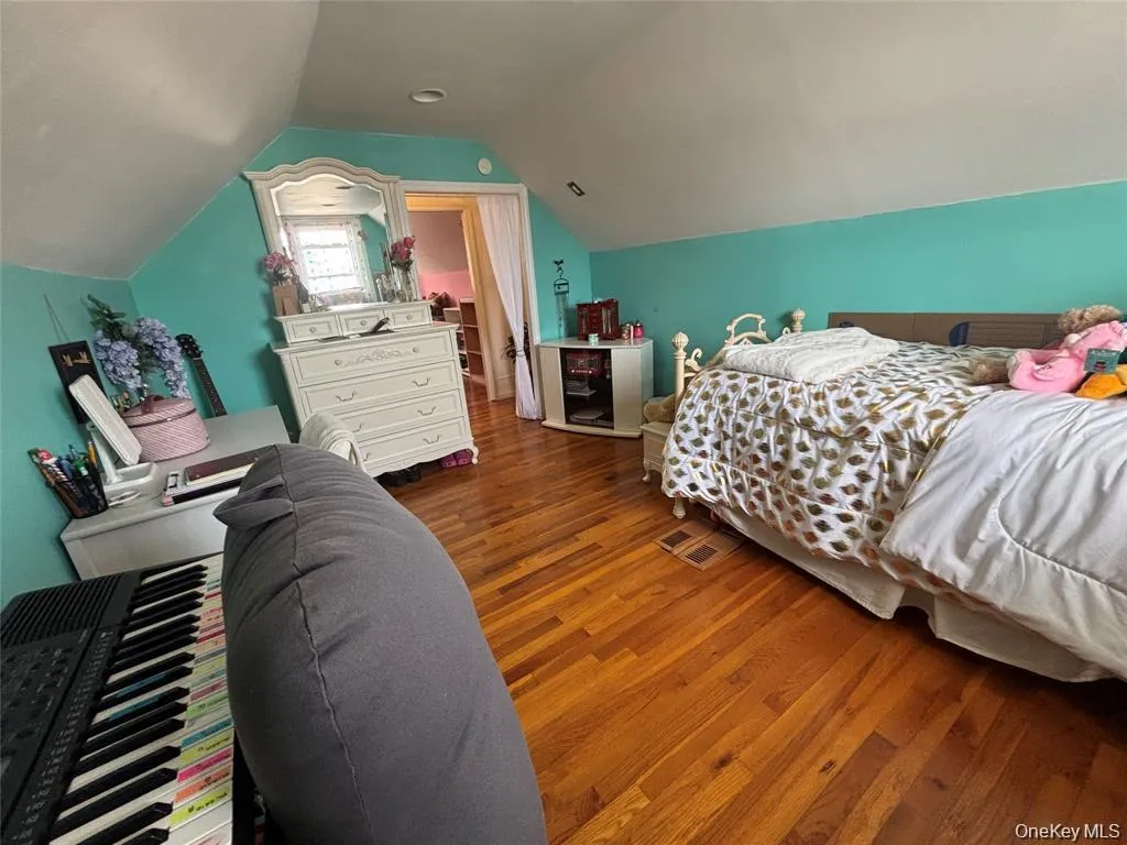 7 Catherine Court, Hempstead, NY, 4 Bedrooms Bedrooms, 7 Rooms Rooms,2 BathroomsBathrooms,Residential,For Rent,Catherine,0,1016937 7 Catherine Court, Hempstead, NY, 4 Bedrooms Bedrooms, 7 Rooms Rooms,2 BathroomsBathrooms,Residential,For Rent,Catherine,0,1016937