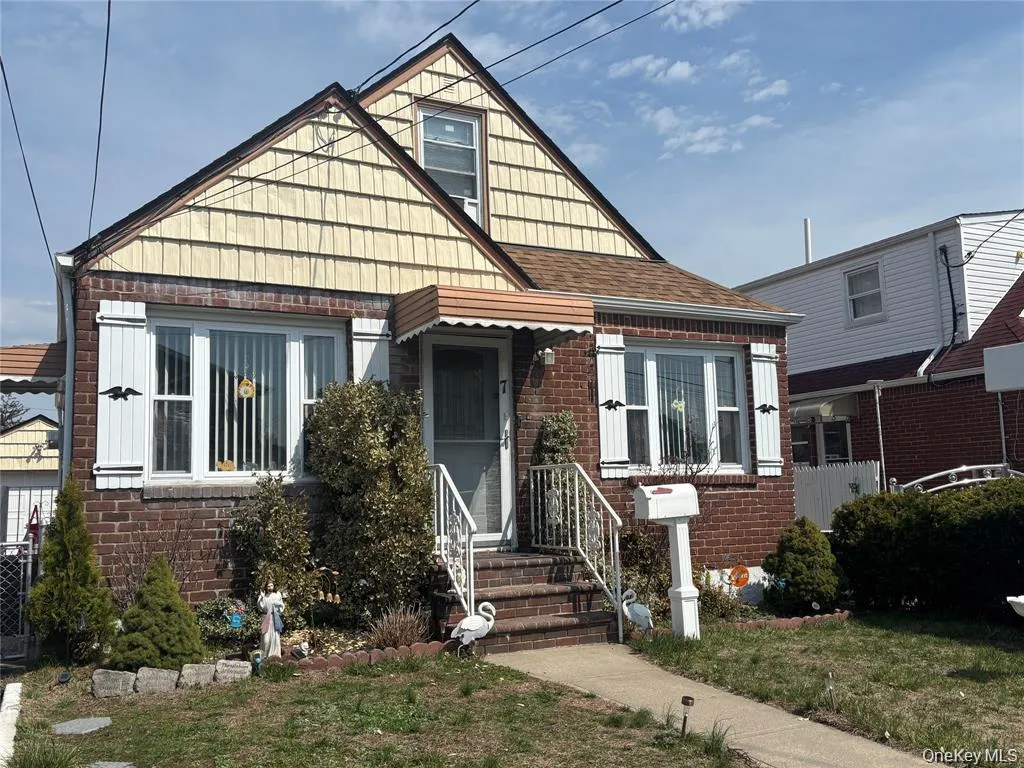 7 Catherine Court, Hempstead, NY, 4 Bedrooms Bedrooms, 7 Rooms Rooms,2 BathroomsBathrooms,Residential,For Rent,Catherine,0,1016937 7 Catherine Court, Hempstead, NY, 4 Bedrooms Bedrooms, 7 Rooms Rooms,2 BathroomsBathrooms,Residential,For Rent,Catherine,0,1016937