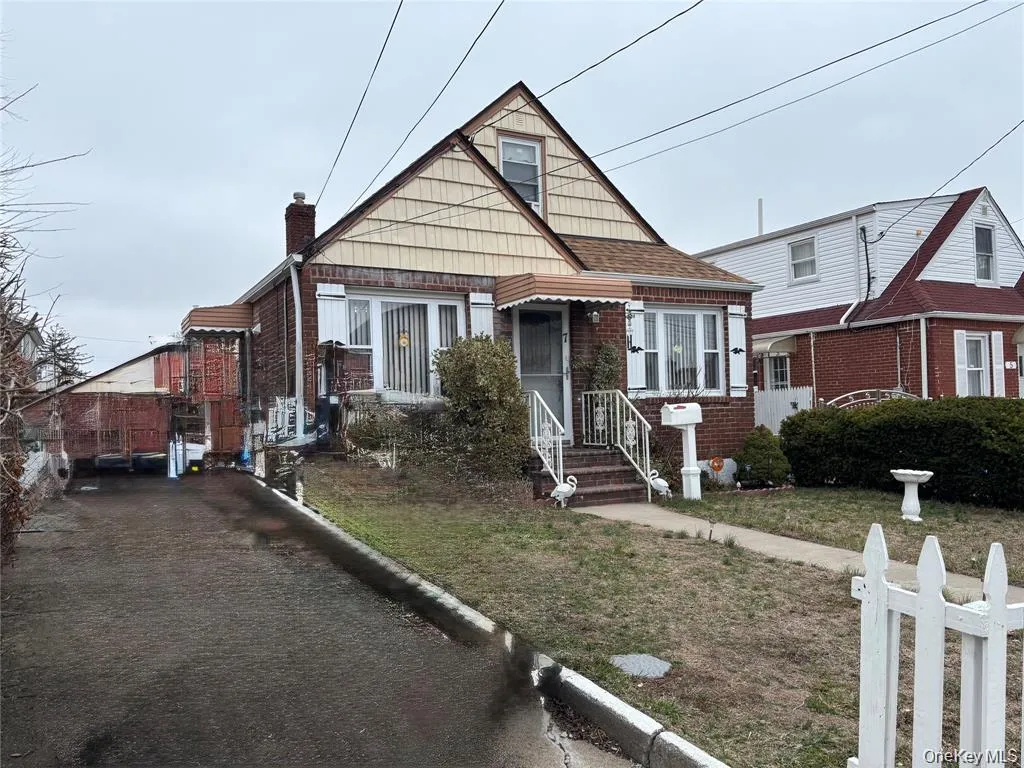 7 Catherine Court, Hempstead, NY, 4 Bedrooms Bedrooms, 7 Rooms Rooms,2 BathroomsBathrooms,Residential,For Rent,Catherine,0,1016937 7 Catherine Court, Hempstead, NY, 4 Bedrooms Bedrooms, 7 Rooms Rooms,2 BathroomsBathrooms,Residential,For Rent,Catherine,0,1016937
