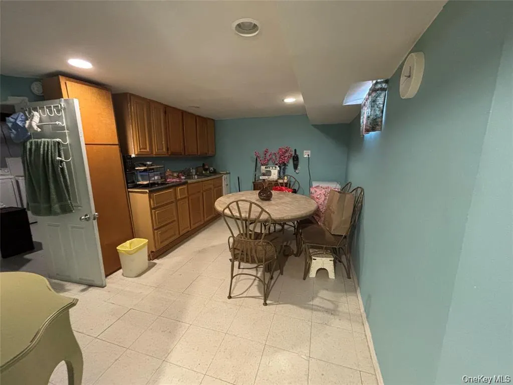 7 Catherine Court, Hempstead, NY, 4 Bedrooms Bedrooms, 7 Rooms Rooms,2 BathroomsBathrooms,Residential,For Rent,Catherine,0,1016937 7 Catherine Court, Hempstead, NY, 4 Bedrooms Bedrooms, 7 Rooms Rooms,2 BathroomsBathrooms,Residential,For Rent,Catherine,0,1016937