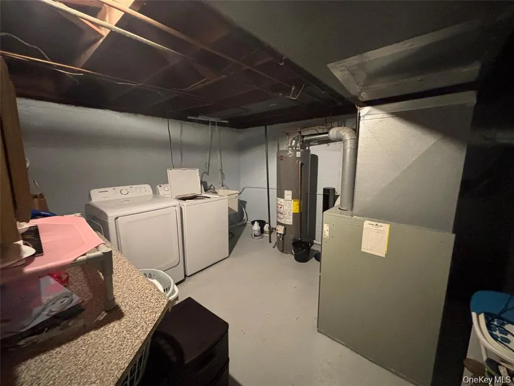 7 Catherine Court, Hempstead, NY, 4 Bedrooms Bedrooms, 7 Rooms Rooms,2 BathroomsBathrooms,Residential,For Rent,Catherine,0,1016937 7 Catherine Court, Hempstead, NY, 4 Bedrooms Bedrooms, 7 Rooms Rooms,2 BathroomsBathrooms,Residential,For Rent,Catherine,0,1016937