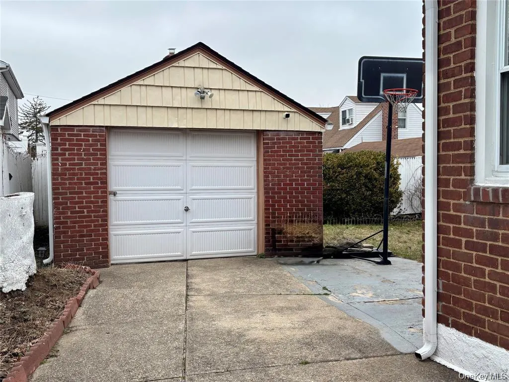 7 Catherine Court, Hempstead, NY, 4 Bedrooms Bedrooms, 7 Rooms Rooms,2 BathroomsBathrooms,Residential,For Rent,Catherine,0,1016937 7 Catherine Court, Hempstead, NY, 4 Bedrooms Bedrooms, 7 Rooms Rooms,2 BathroomsBathrooms,Residential,For Rent,Catherine,0,1016937