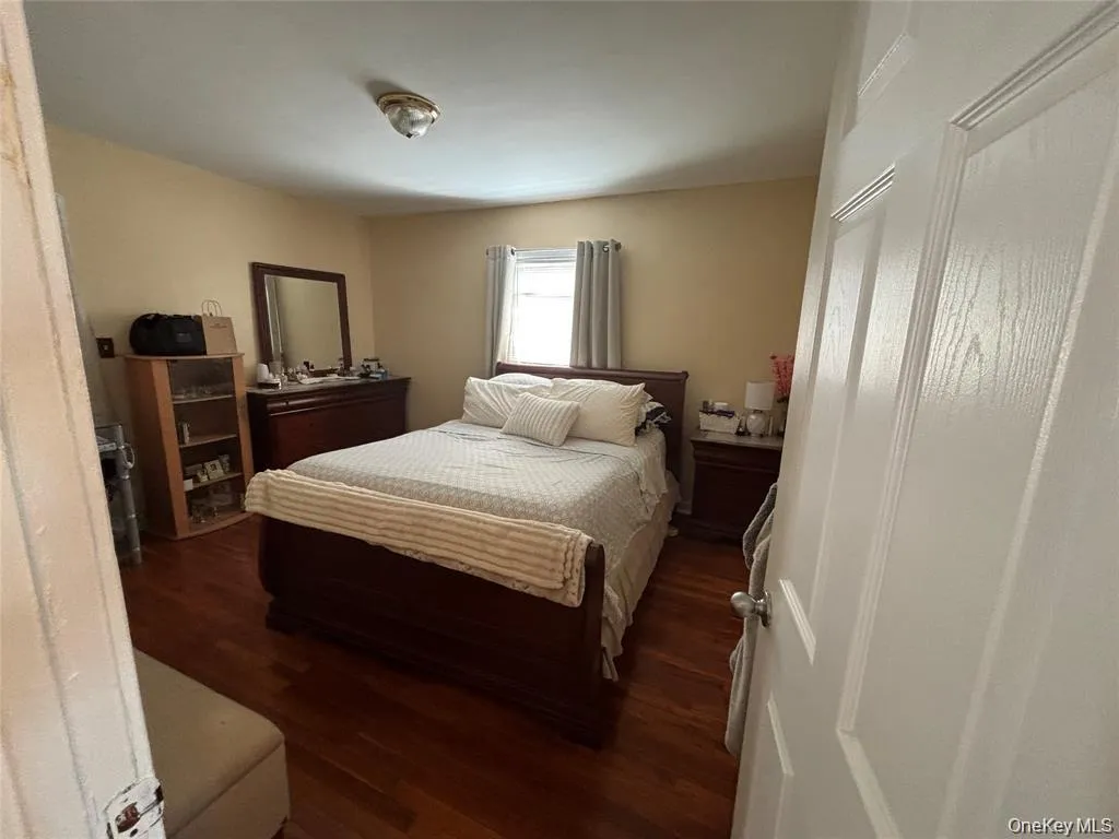 7 Catherine Court, Hempstead, NY, 4 Bedrooms Bedrooms, 7 Rooms Rooms,2 BathroomsBathrooms,Residential,For Rent,Catherine,0,1016937 7 Catherine Court, Hempstead, NY, 4 Bedrooms Bedrooms, 7 Rooms Rooms,2 BathroomsBathrooms,Residential,For Rent,Catherine,0,1016937