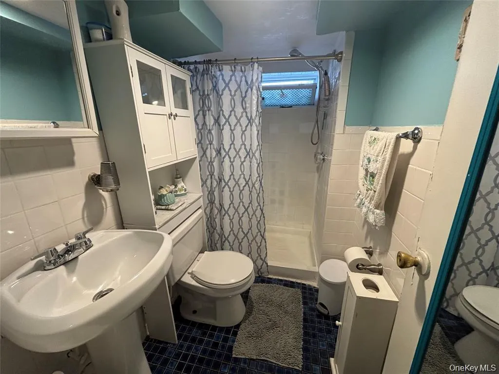 7 Catherine Court, Hempstead, NY, 4 Bedrooms Bedrooms, 7 Rooms Rooms,2 BathroomsBathrooms,Residential,For Rent,Catherine,0,1016937 7 Catherine Court, Hempstead, NY, 4 Bedrooms Bedrooms, 7 Rooms Rooms,2 BathroomsBathrooms,Residential,For Rent,Catherine,0,1016937
