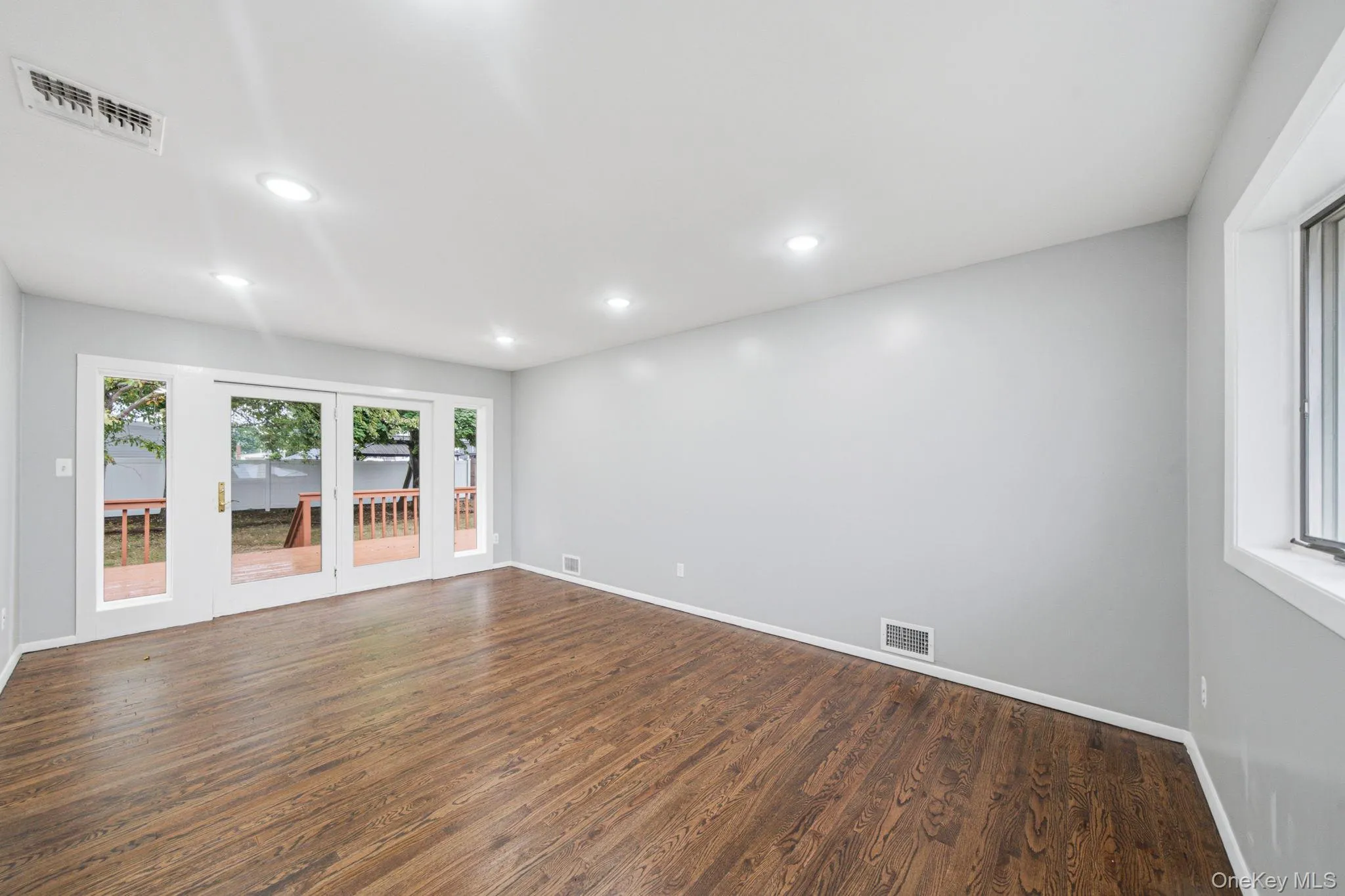 40 Cypress Street, Islip, NY, 3 Bedrooms Bedrooms, 8 Rooms Rooms,2 BathroomsBathrooms,Residential,For Rent,Cypress,0,1016939 40 Cypress Street, Islip, NY, 3 Bedrooms Bedrooms, 8 Rooms Rooms,2 BathroomsBathrooms,Residential,For Rent,Cypress,0,1016939