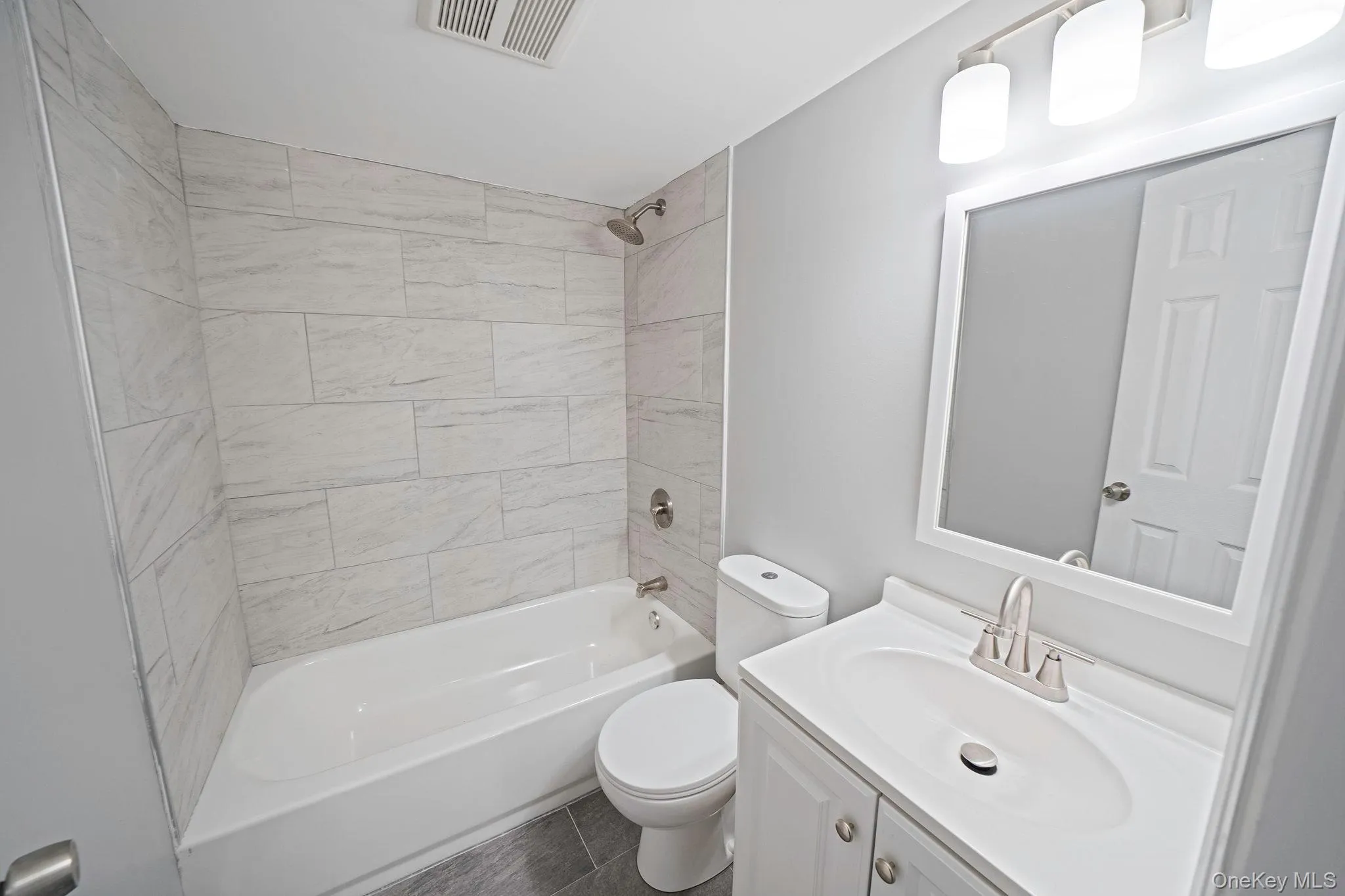 40 Cypress Street, Islip, NY, 3 Bedrooms Bedrooms, 8 Rooms Rooms,2 BathroomsBathrooms,Residential,For Rent,Cypress,0,1016939 40 Cypress Street, Islip, NY, 3 Bedrooms Bedrooms, 8 Rooms Rooms,2 BathroomsBathrooms,Residential,For Rent,Cypress,0,1016939