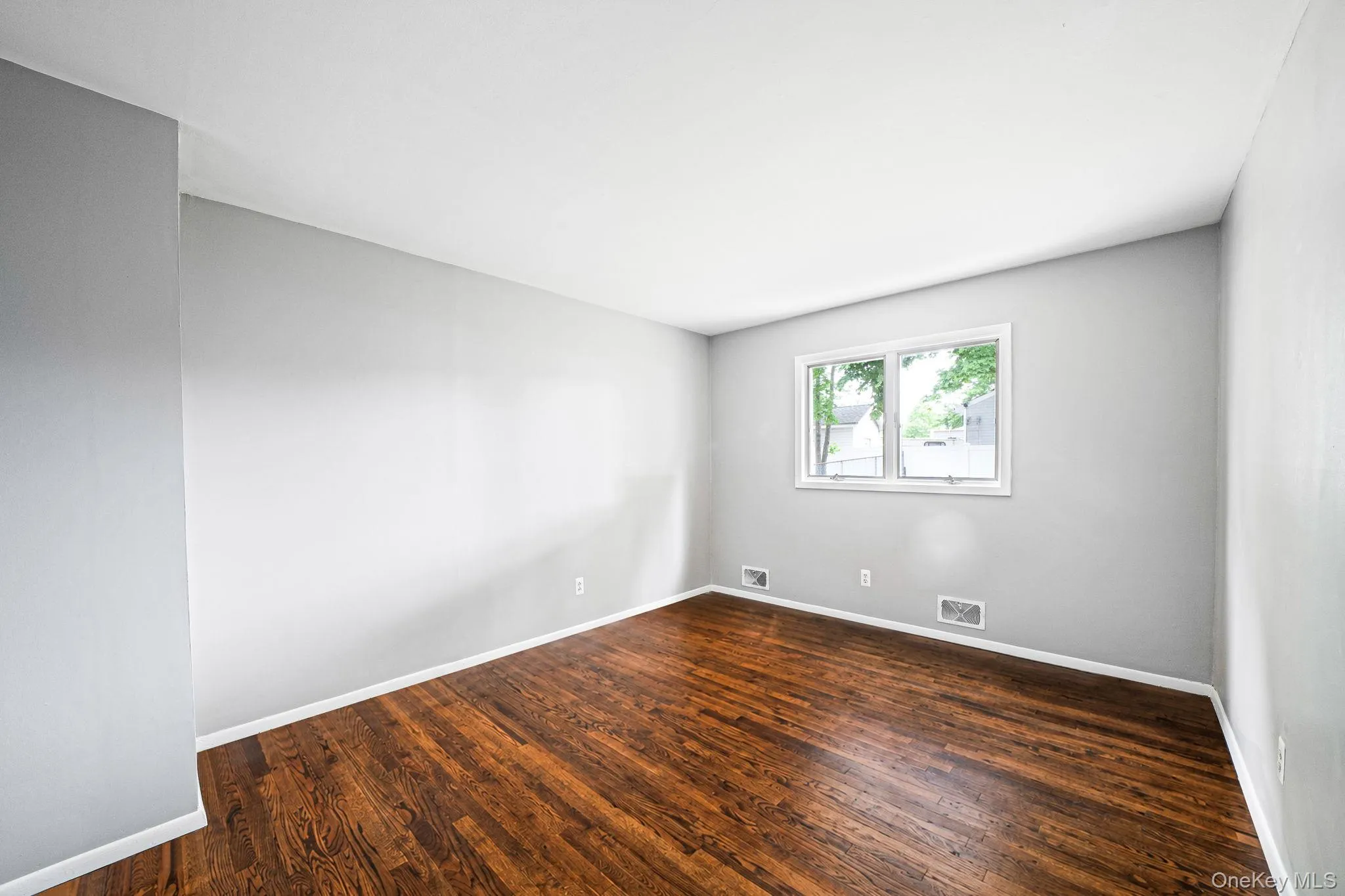 40 Cypress Street, Islip, NY, 3 Bedrooms Bedrooms, 8 Rooms Rooms,2 BathroomsBathrooms,Residential,For Rent,Cypress,0,1016939 40 Cypress Street, Islip, NY, 3 Bedrooms Bedrooms, 8 Rooms Rooms,2 BathroomsBathrooms,Residential,For Rent,Cypress,0,1016939