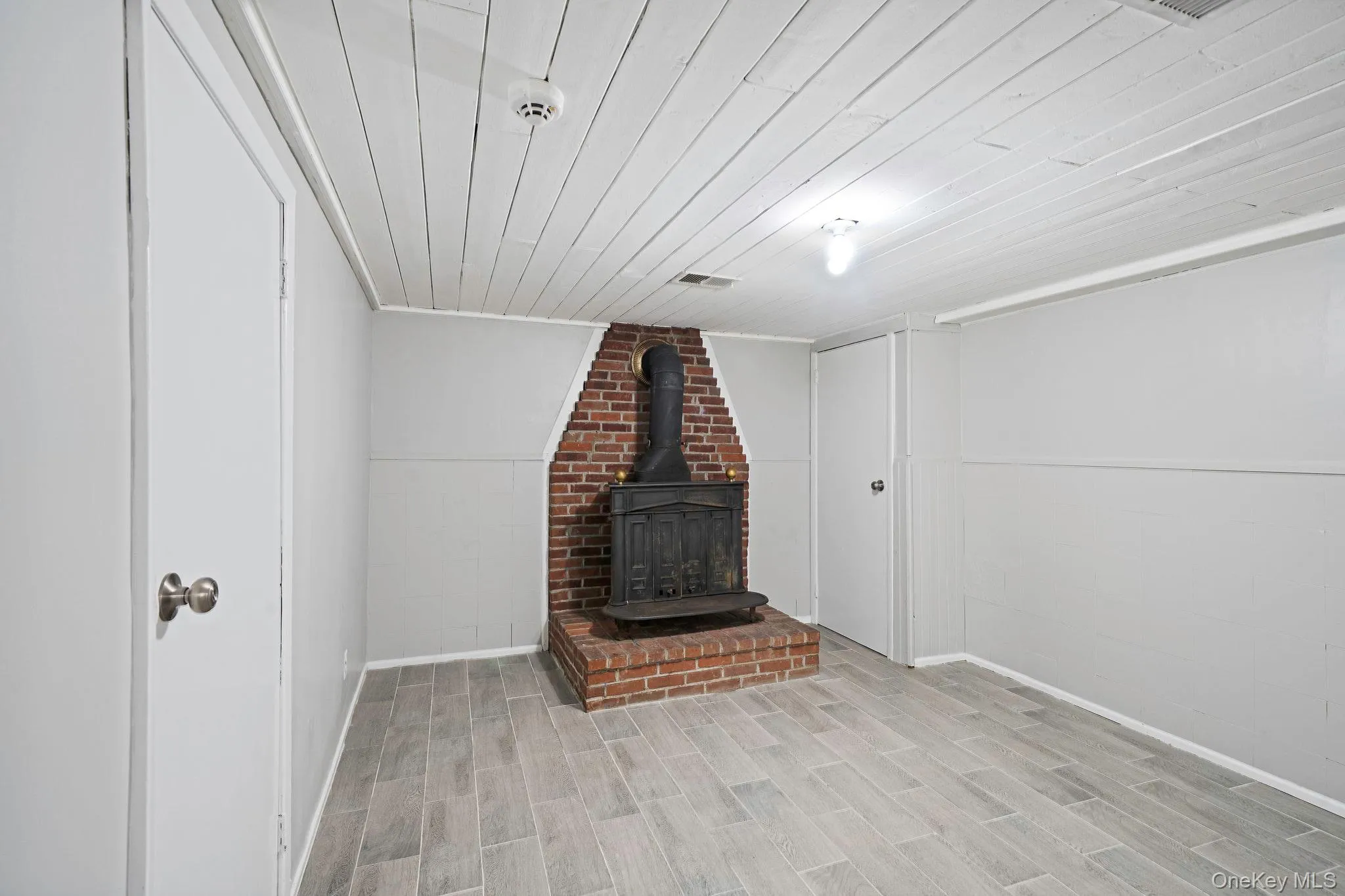 40 Cypress Street, Islip, NY, 3 Bedrooms Bedrooms, 8 Rooms Rooms,2 BathroomsBathrooms,Residential,For Rent,Cypress,0,1016939 40 Cypress Street, Islip, NY, 3 Bedrooms Bedrooms, 8 Rooms Rooms,2 BathroomsBathrooms,Residential,For Rent,Cypress,0,1016939