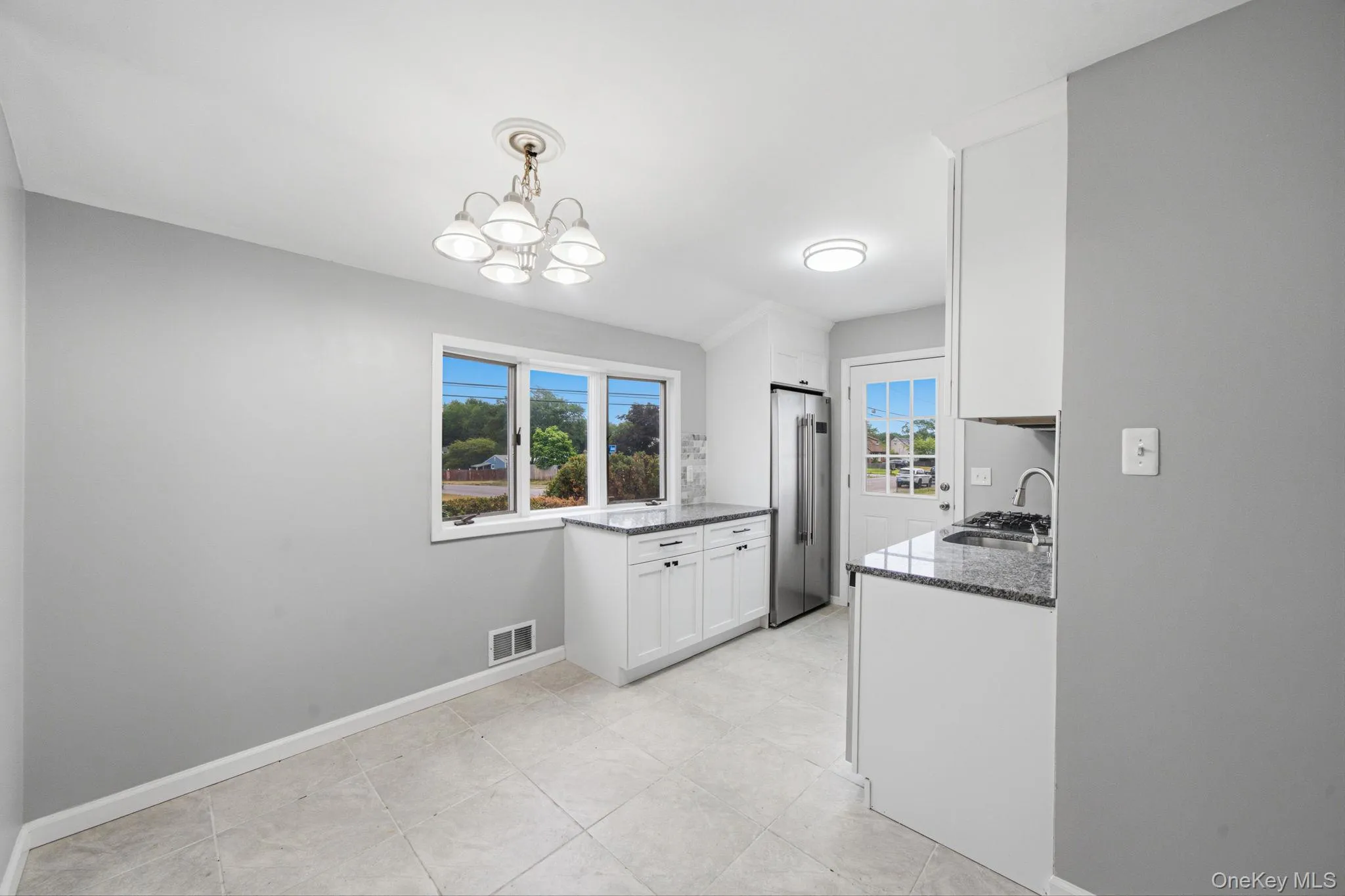 40 Cypress Street, Islip, NY, 3 Bedrooms Bedrooms, 8 Rooms Rooms,2 BathroomsBathrooms,Residential,For Rent,Cypress,0,1016939 40 Cypress Street, Islip, NY, 3 Bedrooms Bedrooms, 8 Rooms Rooms,2 BathroomsBathrooms,Residential,For Rent,Cypress,0,1016939