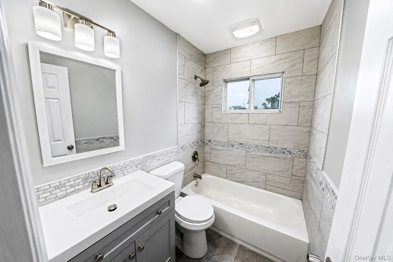 40 Cypress Street, Islip, NY, 3 Bedrooms Bedrooms, 8 Rooms Rooms,2 BathroomsBathrooms,Residential,For Rent,Cypress,0,1016939 40 Cypress Street, Islip, NY, 3 Bedrooms Bedrooms, 8 Rooms Rooms,2 BathroomsBathrooms,Residential,For Rent,Cypress,0,1016939