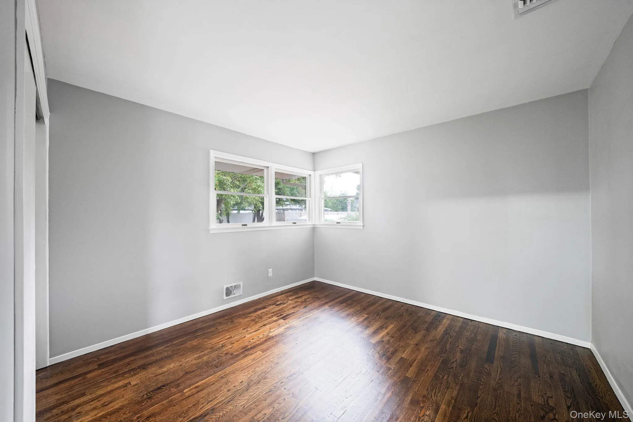 40 Cypress Street, Islip, NY, 3 Bedrooms Bedrooms, 8 Rooms Rooms,2 BathroomsBathrooms,Residential,For Rent,Cypress,0,1016939 40 Cypress Street, Islip, NY, 3 Bedrooms Bedrooms, 8 Rooms Rooms,2 BathroomsBathrooms,Residential,For Rent,Cypress,0,1016939
