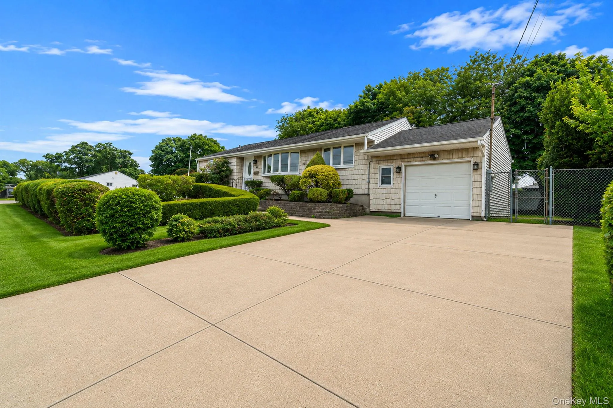 40 Cypress Street, Islip, NY, 3 Bedrooms Bedrooms, 8 Rooms Rooms,2 BathroomsBathrooms,Residential,For Rent,Cypress,0,1016939 40 Cypress Street, Islip, NY, 3 Bedrooms Bedrooms, 8 Rooms Rooms,2 BathroomsBathrooms,Residential,For Rent,Cypress,0,1016939