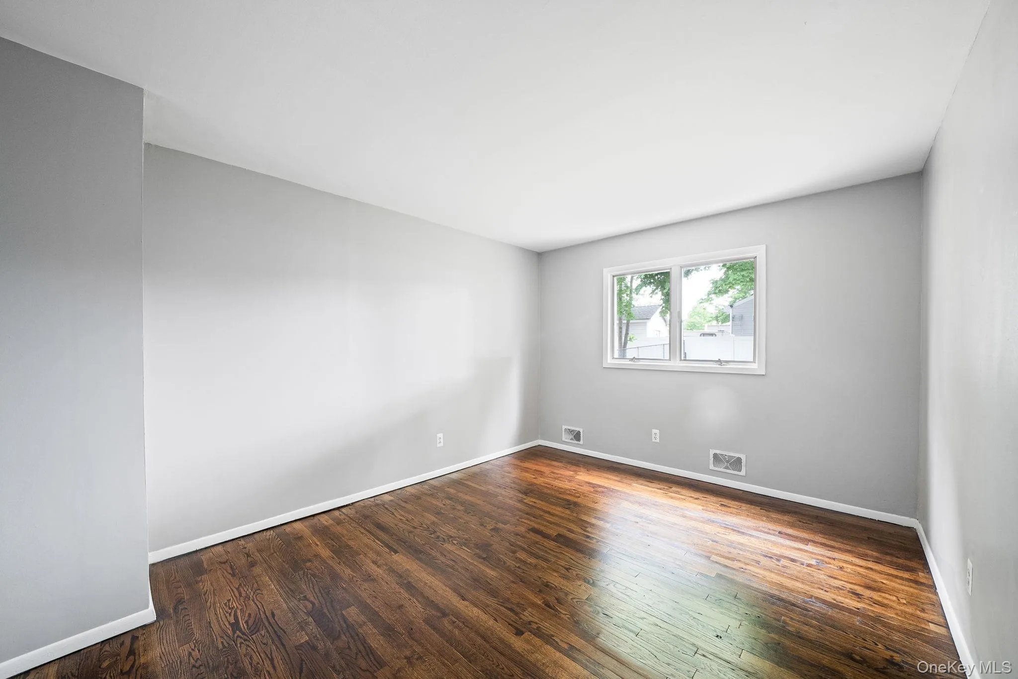40 Cypress Street, Islip, NY, 3 Bedrooms Bedrooms, 8 Rooms Rooms,2 BathroomsBathrooms,Residential,For Rent,Cypress,0,1016939 40 Cypress Street, Islip, NY, 3 Bedrooms Bedrooms, 8 Rooms Rooms,2 BathroomsBathrooms,Residential,For Rent,Cypress,0,1016939