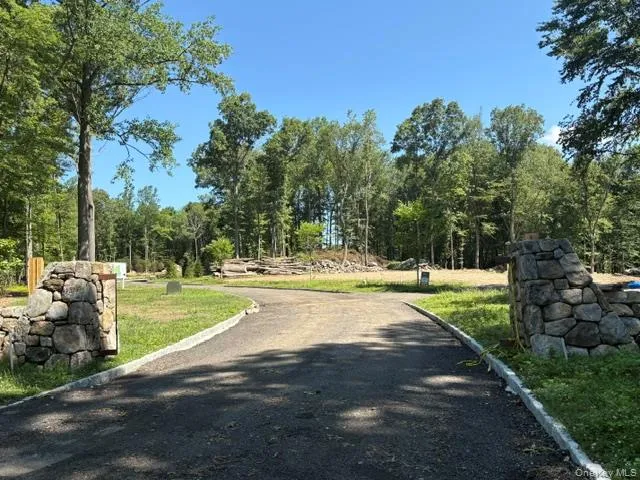 Entrance to Silvermine Estates subdivision Entrance to Silvermine Estates subdivision