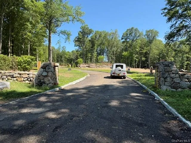Silvermine Estates entrance Silvermine Estates entrance