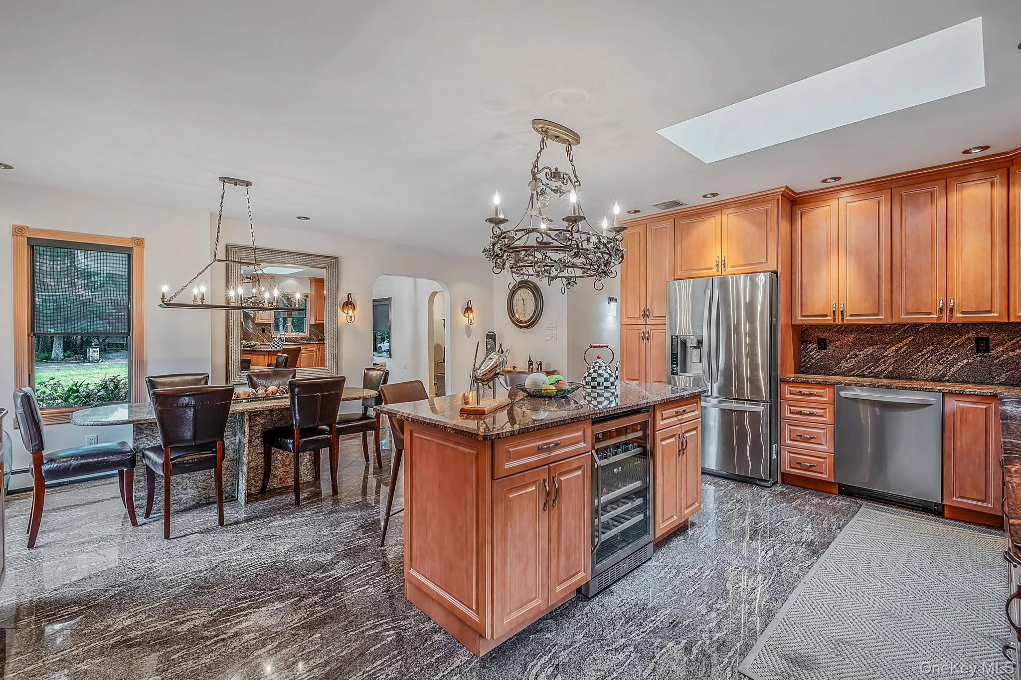 199 Dix Hills Road, Huntington, NY, 3 Bedrooms Bedrooms, 7 Rooms Rooms,1 BathroomBathrooms,Residential,For Rent,Dix Hills,0,KEY1016948 199 Dix Hills Road, Huntington, NY, 3 Bedrooms Bedrooms, 7 Rooms Rooms,1 BathroomBathrooms,Residential,For Rent,Dix Hills,0,KEY1016948