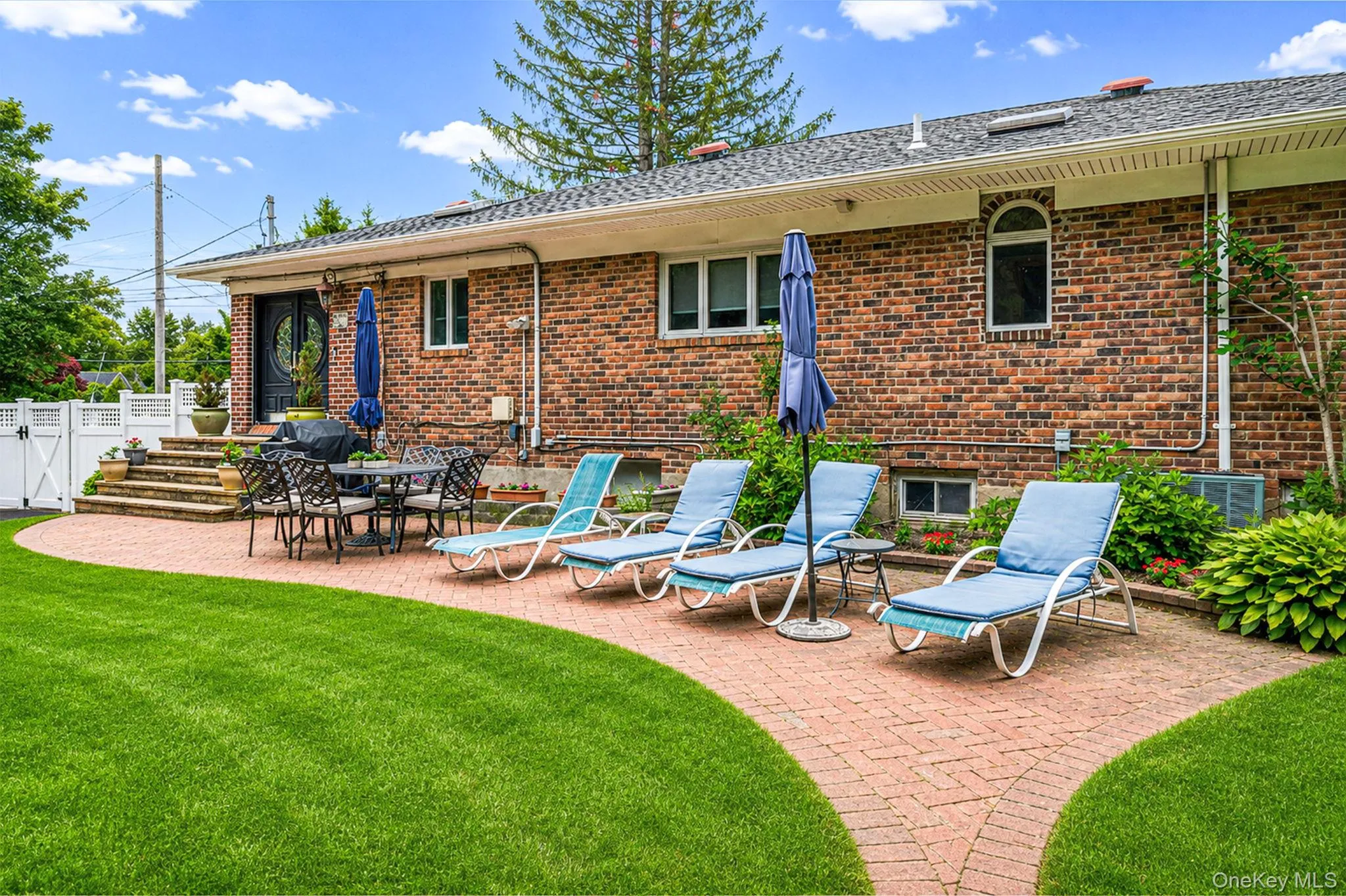 199 Dix Hills Road, Huntington, NY, 3 Bedrooms Bedrooms, 7 Rooms Rooms,1 BathroomBathrooms,Residential,For Rent,Dix Hills,0,KEY1016948 199 Dix Hills Road, Huntington, NY, 3 Bedrooms Bedrooms, 7 Rooms Rooms,1 BathroomBathrooms,Residential,For Rent,Dix Hills,0,KEY1016948