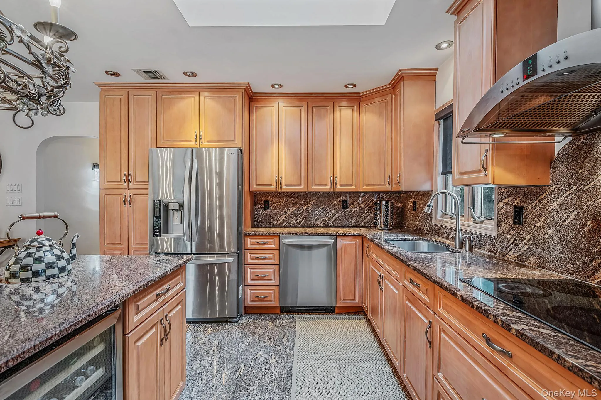 199 Dix Hills Road, Huntington, NY, 3 Bedrooms Bedrooms, 7 Rooms Rooms,1 BathroomBathrooms,Residential,For Rent,Dix Hills,0,KEY1016948 199 Dix Hills Road, Huntington, NY, 3 Bedrooms Bedrooms, 7 Rooms Rooms,1 BathroomBathrooms,Residential,For Rent,Dix Hills,0,KEY1016948
