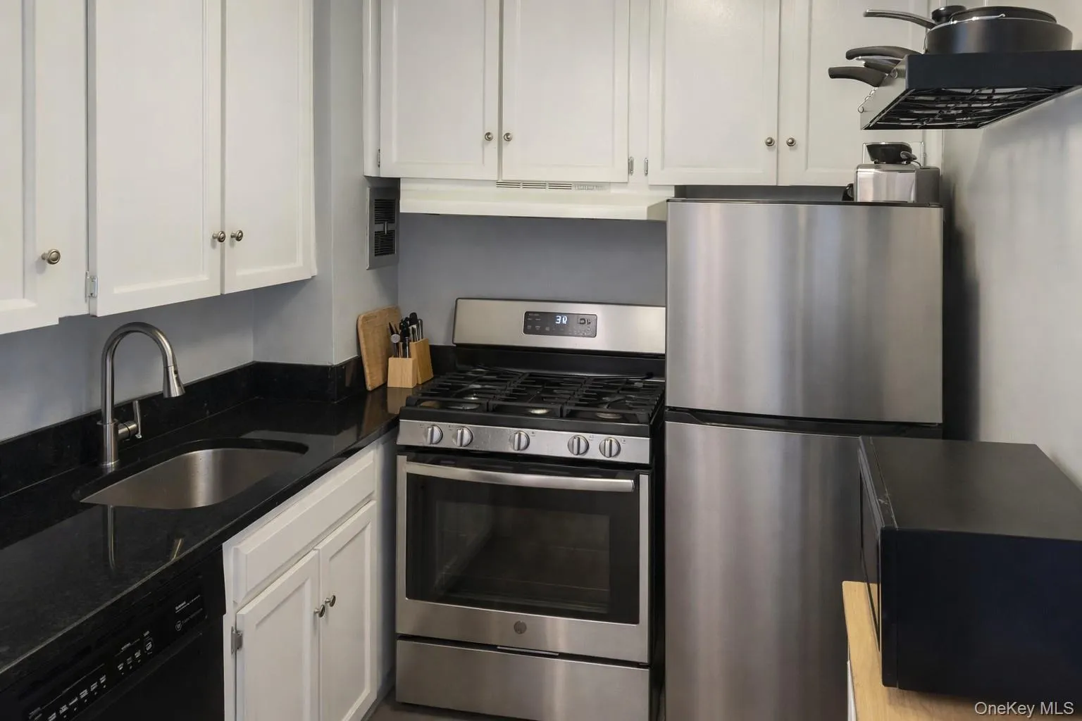 740 Broadway, Long Beach, NY, 1 Bedroom Bedrooms, 3 Rooms Rooms,1 BathroomBathrooms,Residential,For Rent,Broadway,0,KEY1016953 740 Broadway, Long Beach, NY, 1 Bedroom Bedrooms, 3 Rooms Rooms,1 BathroomBathrooms,Residential,For Rent,Broadway,0,KEY1016953