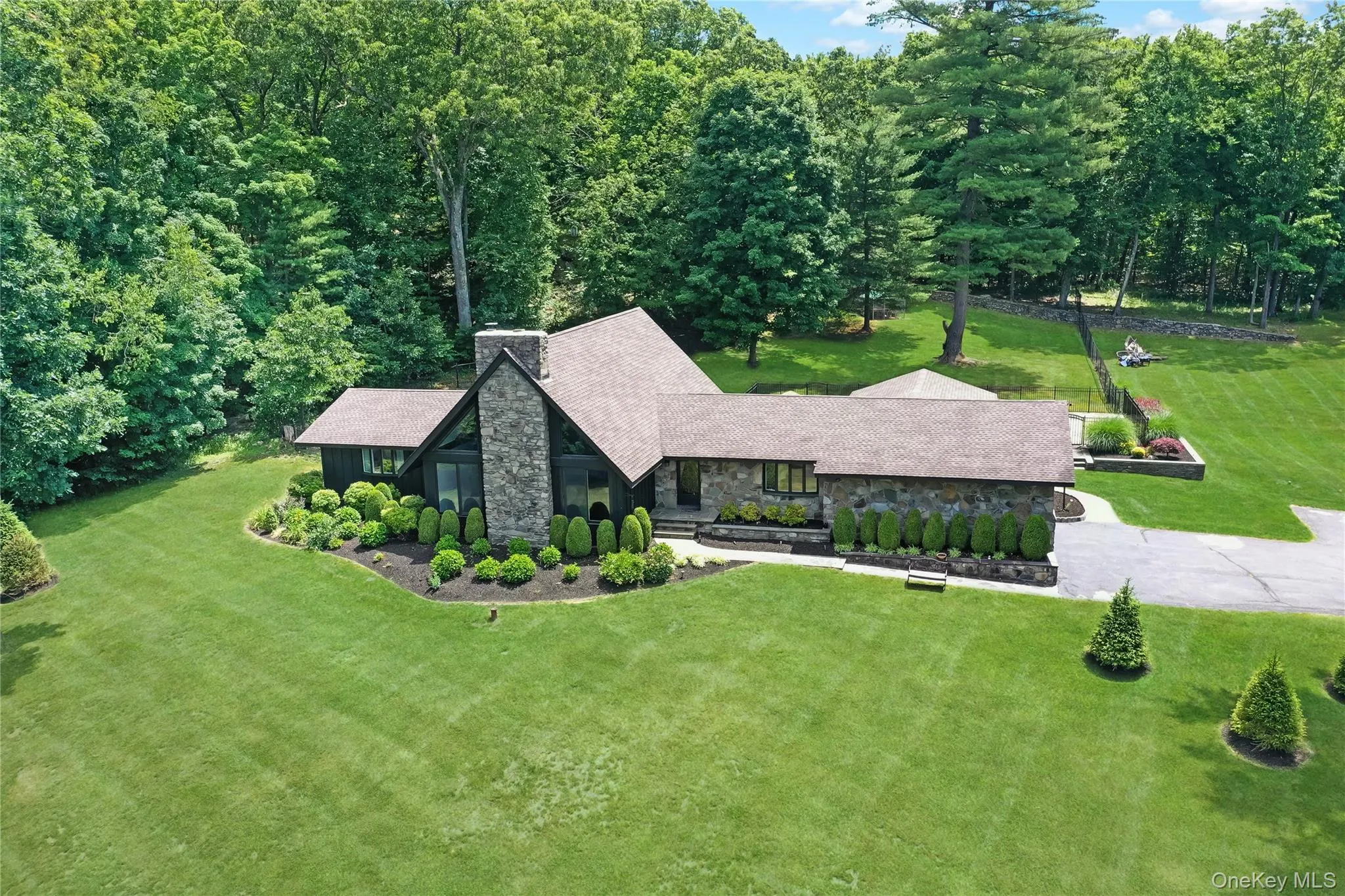 475 Riverside Road, Lloyd, NY, 3 Bedrooms Bedrooms, 10 Rooms Rooms,2 BathroomsBathrooms,Residential Lease,For Rent,Riverside,0,1016955 475 Riverside Road, Lloyd, NY, 3 Bedrooms Bedrooms, 10 Rooms Rooms,2 BathroomsBathrooms,Residential Lease,For Rent,Riverside,0,1016955