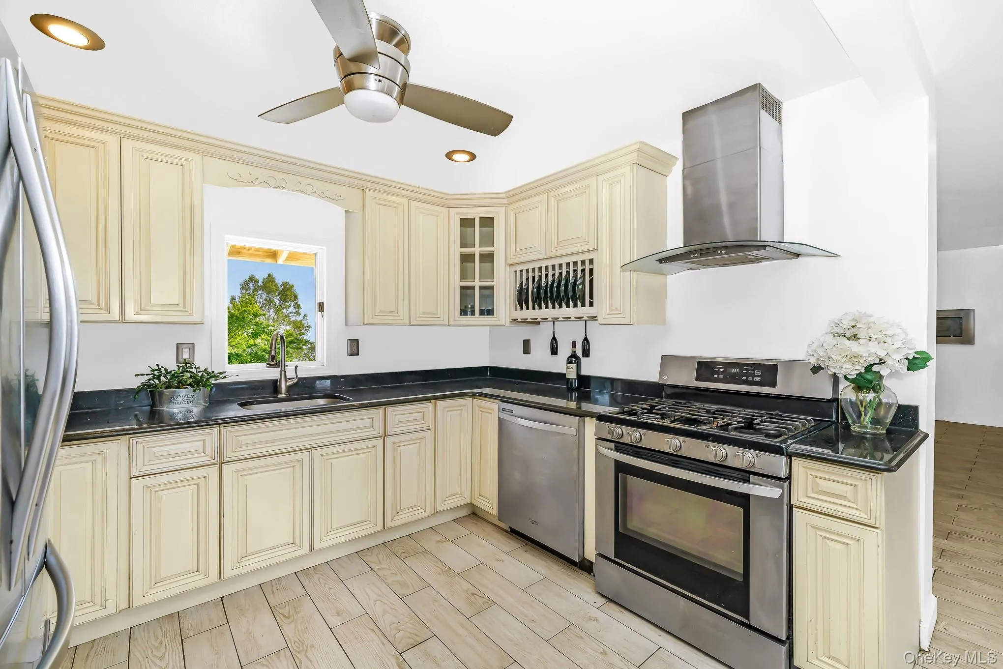 21 Lido Parkway, Babylon, NY, 3 Bedrooms Bedrooms, 7 Rooms Rooms,3 BathroomsBathrooms,Residential,For Rent,Lido,0,KEY1016956 21 Lido Parkway, Babylon, NY, 3 Bedrooms Bedrooms, 7 Rooms Rooms,3 BathroomsBathrooms,Residential,For Rent,Lido,0,KEY1016956
