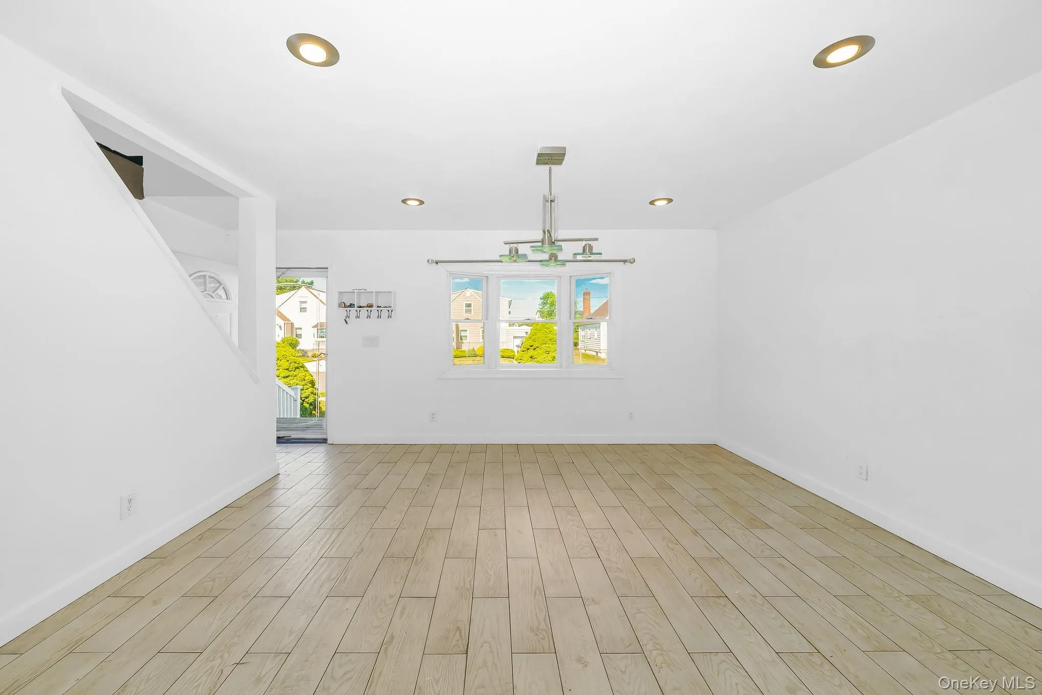 21 Lido Parkway, Babylon, NY, 3 Bedrooms Bedrooms, 7 Rooms Rooms,3 BathroomsBathrooms,Residential,For Rent,Lido,0,KEY1016956 21 Lido Parkway, Babylon, NY, 3 Bedrooms Bedrooms, 7 Rooms Rooms,3 BathroomsBathrooms,Residential,For Rent,Lido,0,KEY1016956