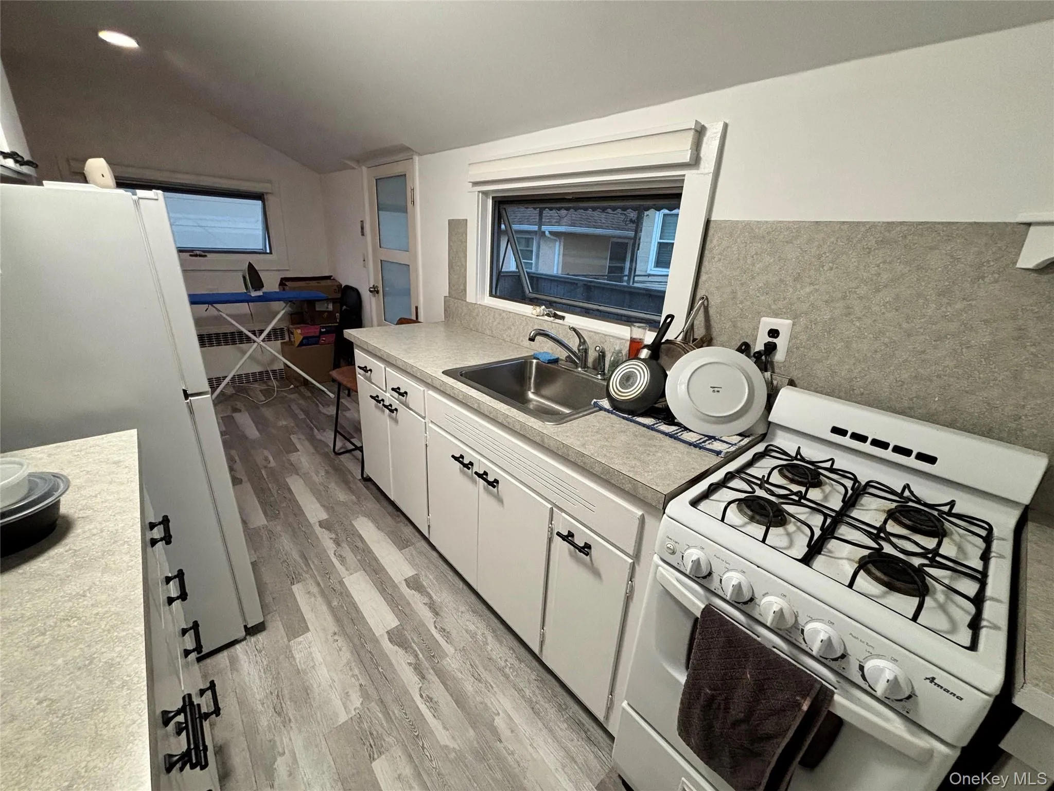 123 Belmont Avenue, Long Beach, NY, 1 Bedroom Bedrooms, 4 Rooms Rooms,1 BathroomBathrooms,Residential Lease,For Rent,Belmont,0,KEY1016959 123 Belmont Avenue, Long Beach, NY, 1 Bedroom Bedrooms, 4 Rooms Rooms,1 BathroomBathrooms,Residential Lease,For Rent,Belmont,0,KEY1016959