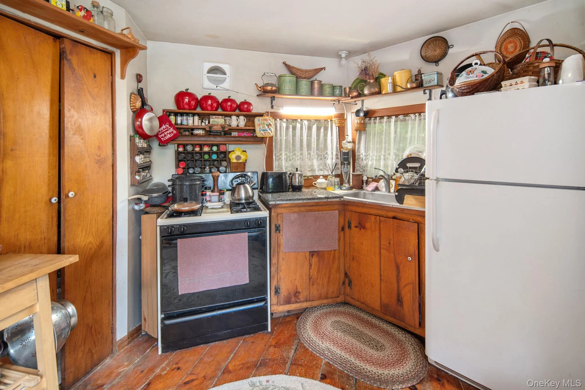 468 Treadlemire Rd, Out Of Area, NY, 2 Bedrooms Bedrooms, 6 Rooms Rooms,1 BathroomBathrooms,Residential,For Rent,Treadlemire Rd,0,1016972 468 Treadlemire Rd, Out Of Area, NY, 2 Bedrooms Bedrooms, 6 Rooms Rooms,1 BathroomBathrooms,Residential,For Rent,Treadlemire Rd,0,1016972