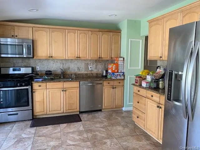 14 Branch Lane, Brookhaven, NY, 6 Bedrooms Bedrooms, 13 Rooms Rooms,4 BathroomsBathrooms,Residential Lease,For Rent,Branch,0,1016978 14 Branch Lane, Brookhaven, NY, 6 Bedrooms Bedrooms, 13 Rooms Rooms,4 BathroomsBathrooms,Residential Lease,For Rent,Branch,0,1016978