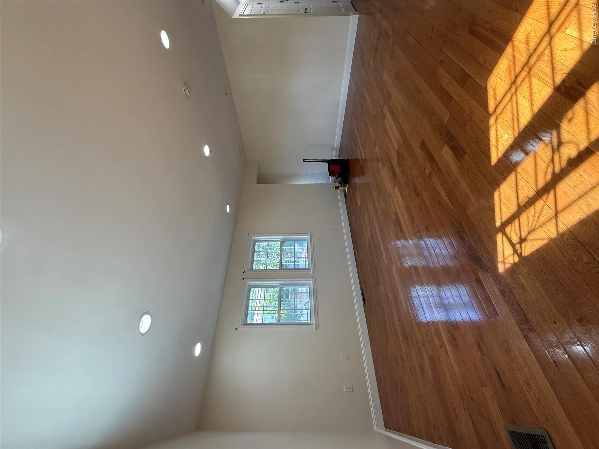 19710 Foothill Avenue, New York, NY, 3 Bedrooms Bedrooms, 4 Rooms Rooms,2 BathroomsBathrooms,Residential Lease,For Rent,Foothill,0,1016986 19710 Foothill Avenue, New York, NY, 3 Bedrooms Bedrooms, 4 Rooms Rooms,2 BathroomsBathrooms,Residential Lease,For Rent,Foothill,0,1016986