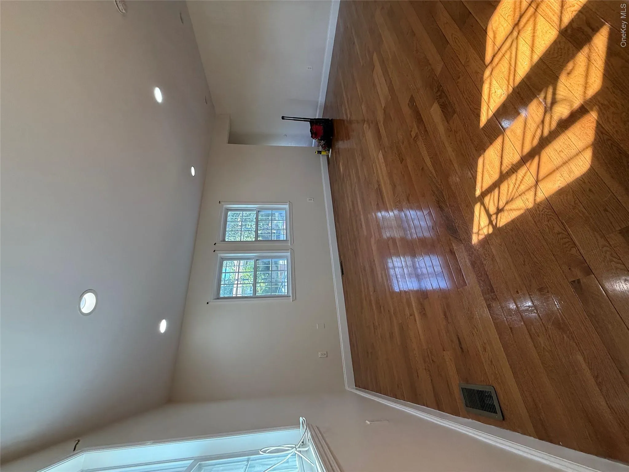 19710 Foothill Avenue, New York, NY, 3 Bedrooms Bedrooms, 4 Rooms Rooms,2 BathroomsBathrooms,Residential Lease,For Rent,Foothill,0,1016986 19710 Foothill Avenue, New York, NY, 3 Bedrooms Bedrooms, 4 Rooms Rooms,2 BathroomsBathrooms,Residential Lease,For Rent,Foothill,0,1016986