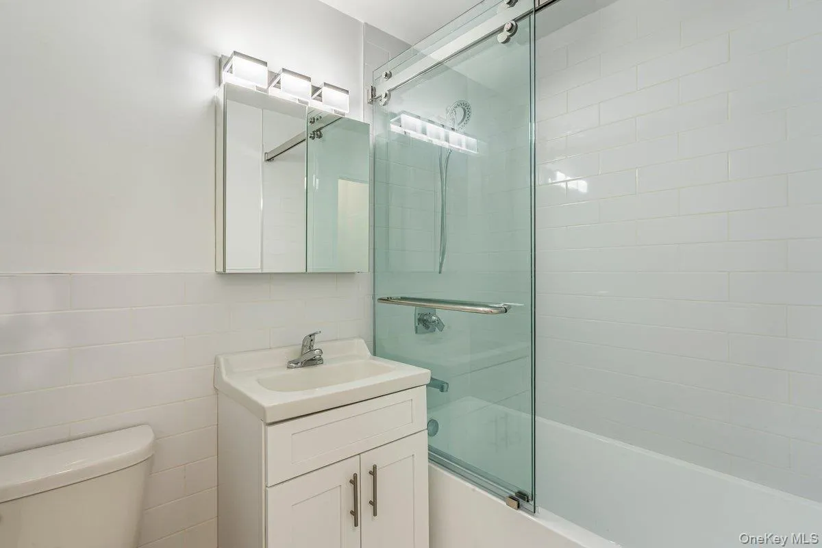 166-25 Powells Cove Boulevard, New York, NY, 2 Bedrooms Bedrooms, 5 Rooms Rooms,2 BathroomsBathrooms,Residential,For Rent,Powells Cove,0,1016987 166-25 Powells Cove Boulevard, New York, NY, 2 Bedrooms Bedrooms, 5 Rooms Rooms,2 BathroomsBathrooms,Residential,For Rent,Powells Cove,0,1016987
