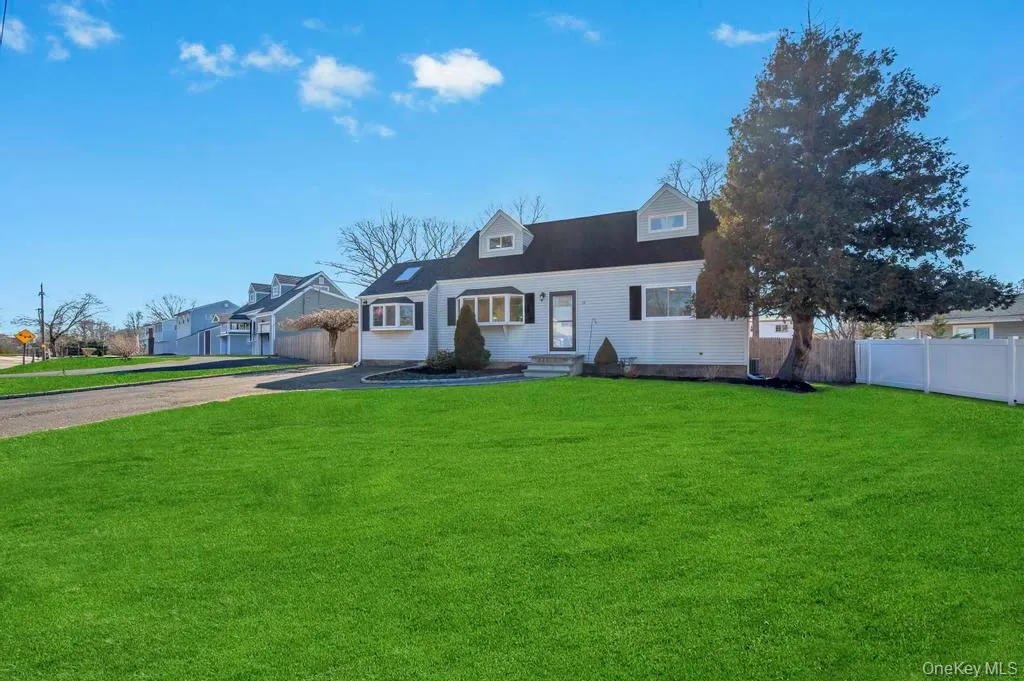 10 Continental Drive, Brookhaven, NY, 4 Bedrooms Bedrooms, 7 Rooms Rooms,2 BathroomsBathrooms,Residential,For Rent,Continental,0,1016991 10 Continental Drive, Brookhaven, NY, 4 Bedrooms Bedrooms, 7 Rooms Rooms,2 BathroomsBathrooms,Residential,For Rent,Continental,0,1016991