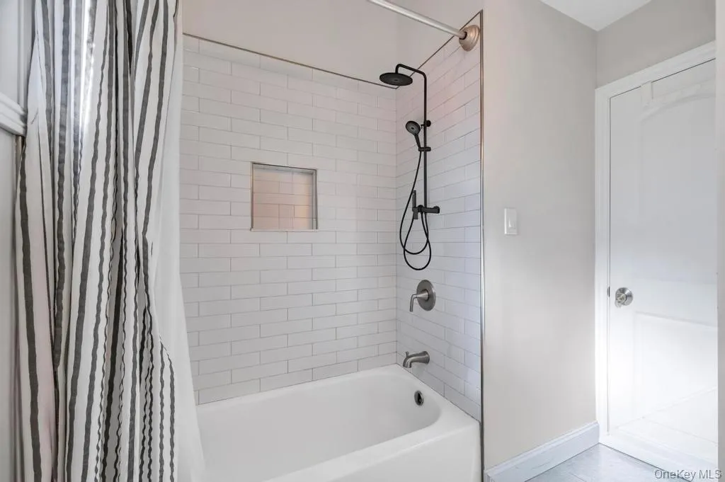 10 Continental Drive, Brookhaven, NY, 4 Bedrooms Bedrooms, 7 Rooms Rooms,2 BathroomsBathrooms,Residential,For Rent,Continental,0,1016991 10 Continental Drive, Brookhaven, NY, 4 Bedrooms Bedrooms, 7 Rooms Rooms,2 BathroomsBathrooms,Residential,For Rent,Continental,0,1016991