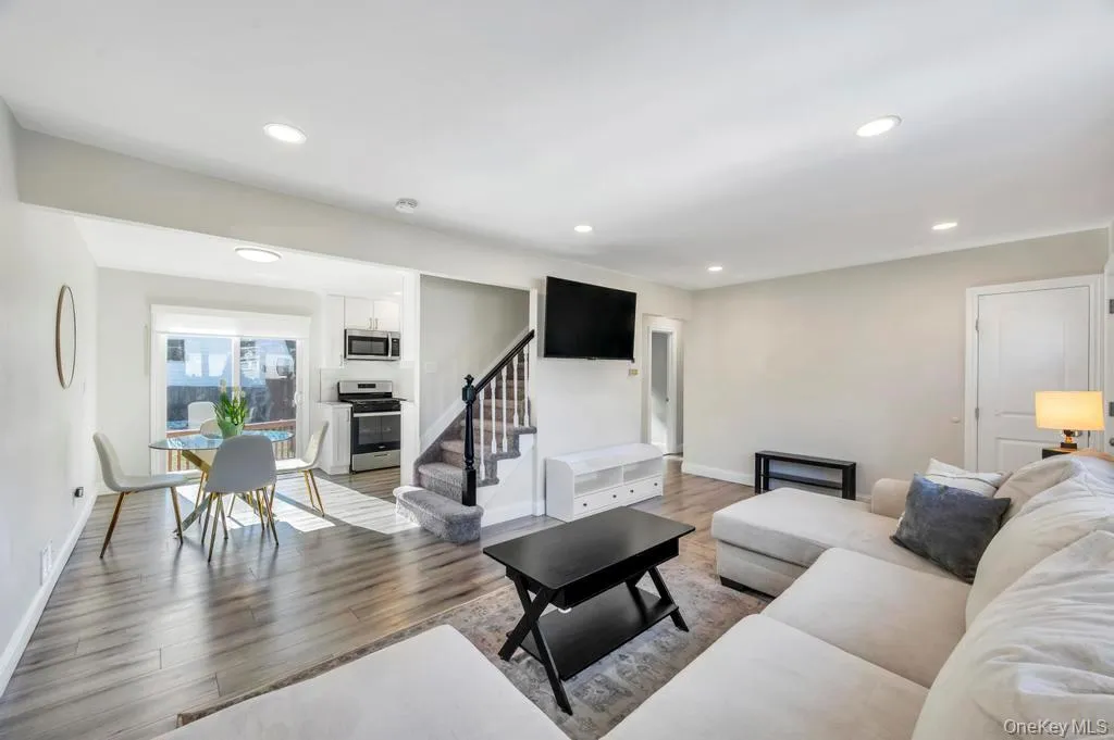 10 Continental Drive, Brookhaven, NY, 4 Bedrooms Bedrooms, 7 Rooms Rooms,2 BathroomsBathrooms,Residential,For Rent,Continental,0,1016991 10 Continental Drive, Brookhaven, NY, 4 Bedrooms Bedrooms, 7 Rooms Rooms,2 BathroomsBathrooms,Residential,For Rent,Continental,0,1016991