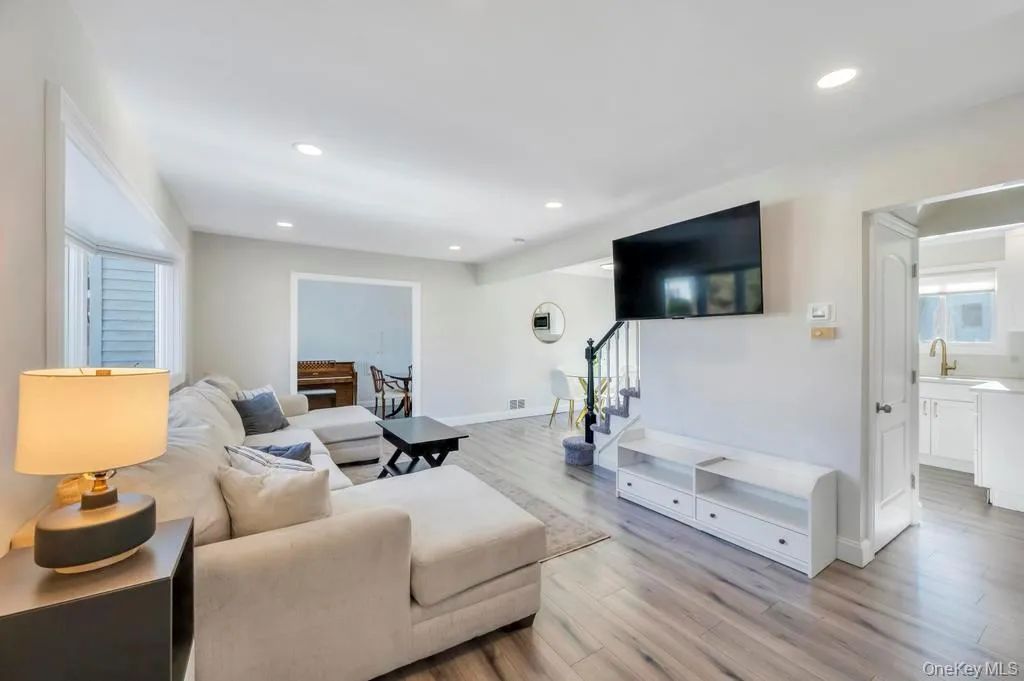 10 Continental Drive, Brookhaven, NY, 4 Bedrooms Bedrooms, 7 Rooms Rooms,2 BathroomsBathrooms,Residential,For Rent,Continental,0,1016991 10 Continental Drive, Brookhaven, NY, 4 Bedrooms Bedrooms, 7 Rooms Rooms,2 BathroomsBathrooms,Residential,For Rent,Continental,0,1016991